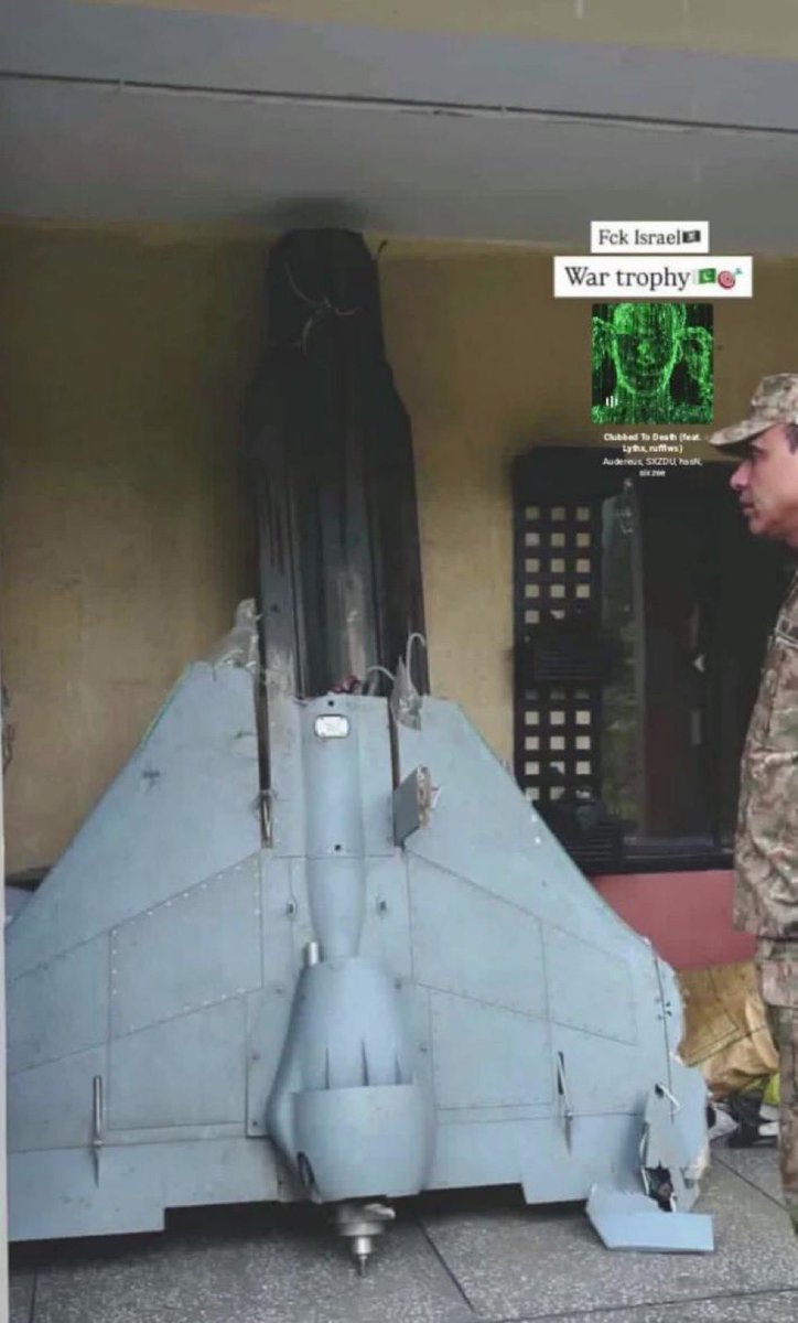 Pakistan, Hindistan ordusu tarafından fırlatılan İsrail üretimi Harop kamikaze İHA’yı ele geçirdi.