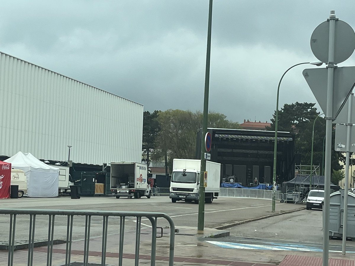 Vale que el día ha salido regulero, pero    nuestro <a href="/SanPabloBurgos/">Recoletas Salud San Pablo Burgos</a> está preparándolo total para celebrar que Burgos es #ACB y os espera.
Allí estaremos 
💪🏻💪🏻💪🏻💪🏻💪🏻