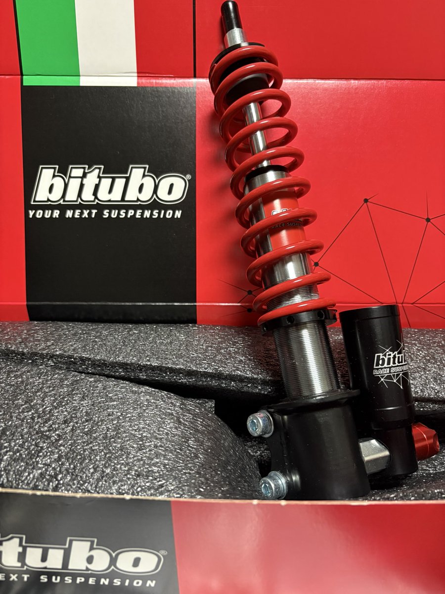Sei_Giorni2's tweet photo. ベスパ用の前後ビチューボサスが届いた
より快適になるといいな
#bitubo
#Vespa
#ベスパ https://t.co/hIkyYY0oa9