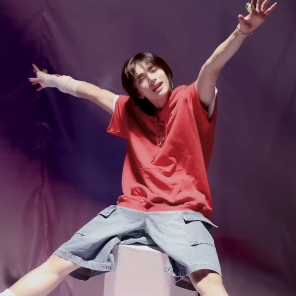leotteonh's tweet photo. 오른쪽이 더 얼딩같음 https://t.co/7j5kvY3gAw