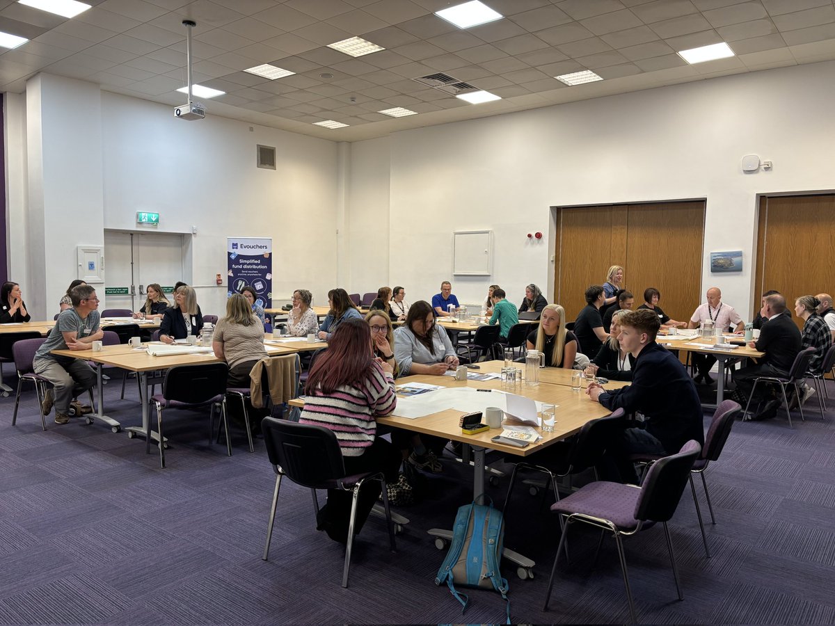 Wonderful to see lots of friendly faces at our North Wales Fuel Poverty Forum this morning with @Ofgem and <a href="/CharisGrants/">Charis</a>. Thanks to all who shared their insights into vulnerability, debt and what additional support is needed to help those in difficulty.