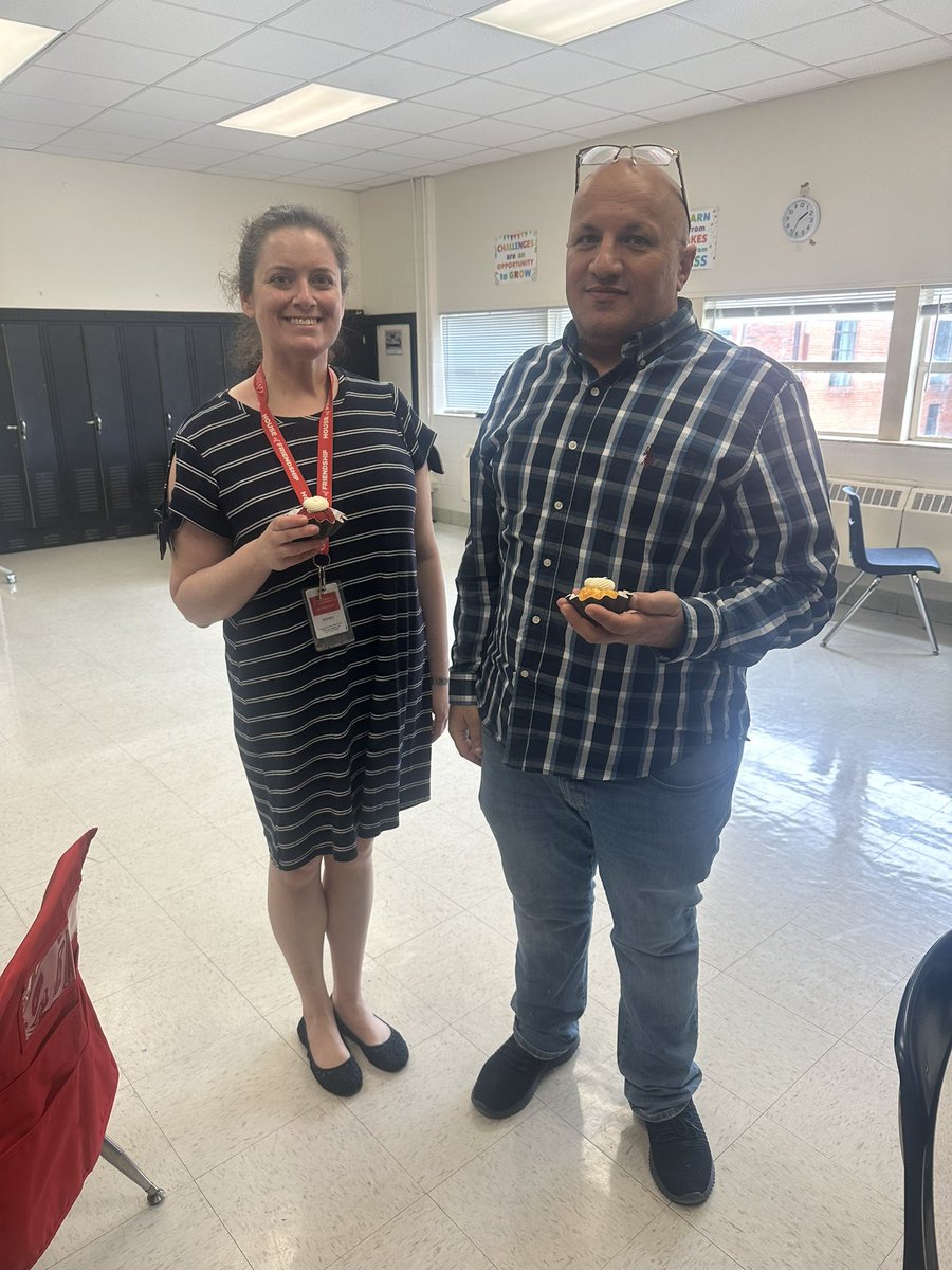 A big thank you to the Crivellaro family for the delicious cupcakes! Our teachers and staff truly appreciated your sweet gesture and thoughtful support. You made our day extra special! <a href="/todd_koppes/">Todd Koppes</a> <a href="/gracie_guerrero/">Dr. Gracie Guerrero</a> <a href="/MarletteMartin1/">Marlette Martinez</a> <a href="/MichelleDuke40/">Michelle Duke</a> #4housesoneDZfamily