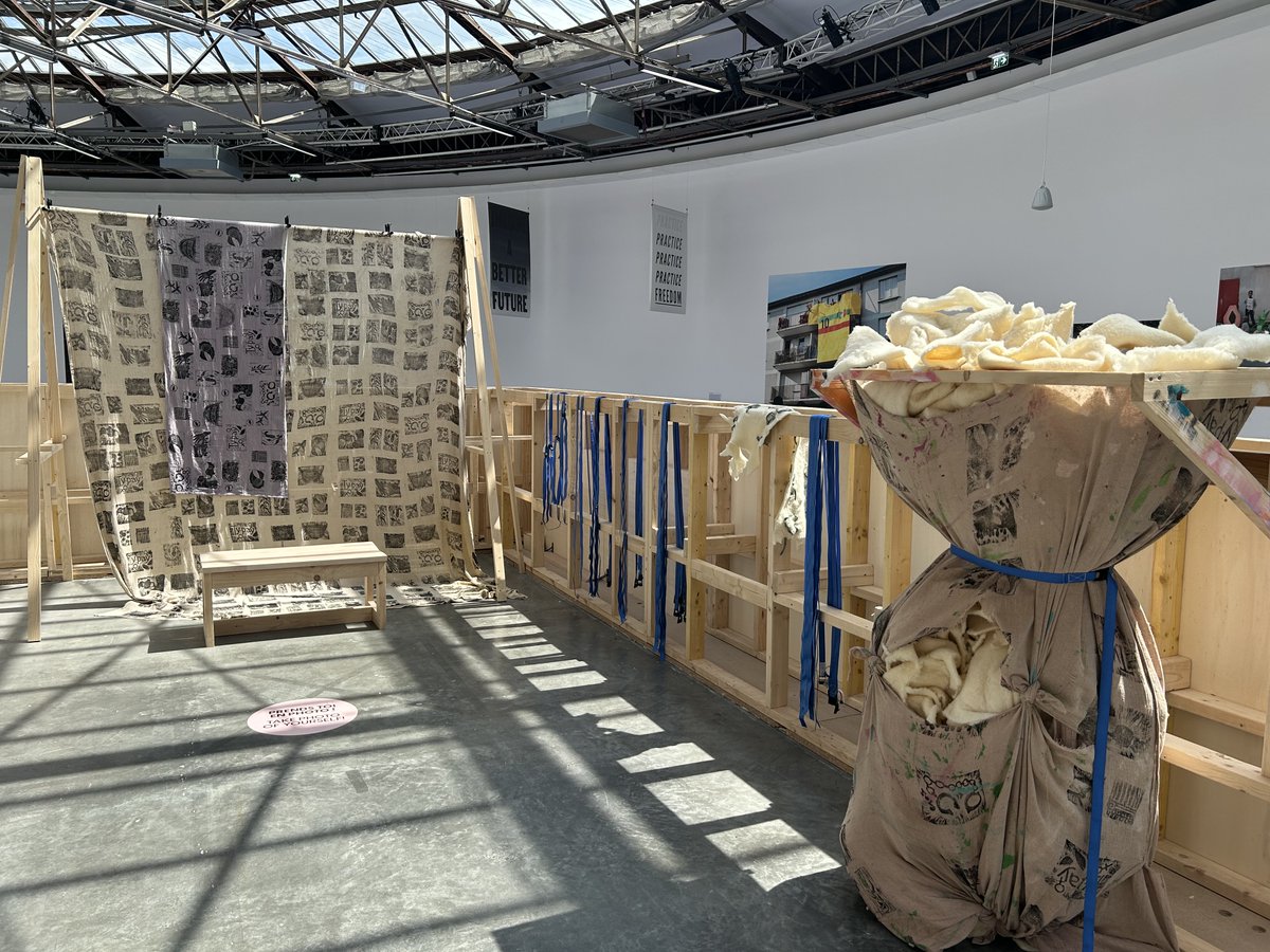 British Council (@fr_british) on Twitter photo ✨ Dernier week-end pour découvrir l'installation immersive "Entre Nous" de @resolvecollective à l'exposition Collective Joy au <a href="/PalaisdeTokyo/">Palais de Tokyo</a> , en collaboration avec <a href="/lescousines7/">les cousines</a>
🎥 Les membres du collectif nous en parlent : youtu.be/LyuzufU3bYM ✨ Dernier week-end pour découvrir l'installation immersive "Entre Nous" de @resolvecollective à l'exposition Collective Joy au <a href="/PalaisdeTokyo/">Palais de Tokyo</a> , en collaboration avec <a href="/lescousines7/">les cousines</a>
🎥 Les membres du collectif nous en parlent : youtu.be/LyuzufU3bYM