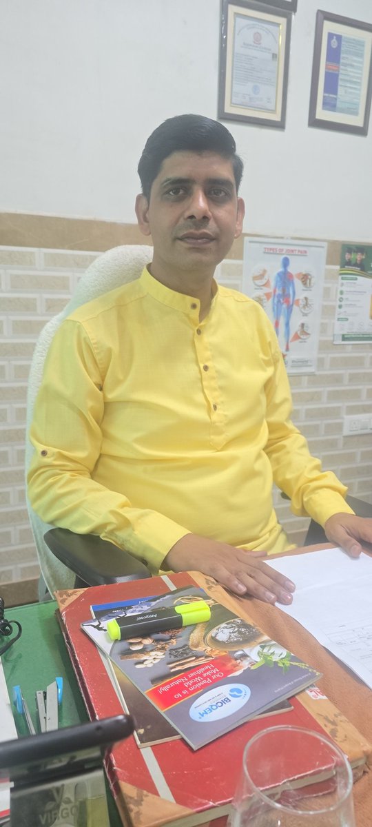 हमारे हरियाणा प्रांत प्रदेश के संत स्वरूप मित्र
आचार्य राज मंगलम जी जिन्होंने हमारे प्रदेश का नाम विश्व मे असाध्य रोगों के इलाज में कीर्तिमान स्थापित कर रोग मुक्त समाज के निर्माण में अपने
जीवन को पूर्णनतः समर्पित कर लाखो लोगो को जीवन की मुख्य धारा में जोड़ने का कार्य कर रहे हैं।