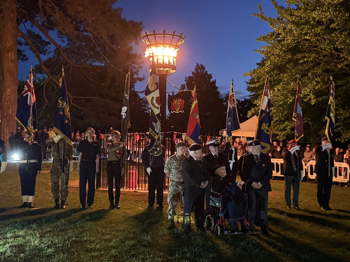 BFBS Richard Wyeth (@richwbfbs) on Twitter photo Good Afternoon Team it’s Friiiiiday!😀
I’m on air with the <a href="/BFBSAldershot/">BFBS Aldershot</a> Forces Afternoon Show until 4pm
At 1.45pm I chat to Bdr Olie Cutting of 12 Regiment Royal Artillery about Forces Atlantic 25 🚣
At 2.45pm we hear about last evening’s Beacon Lighting in Aldershot. 🔥 Good Afternoon Team it’s Friiiiiday!😀
I’m on air with the <a href="/BFBSAldershot/">BFBS Aldershot</a> Forces Afternoon Show until 4pm
At 1.45pm I chat to Bdr Olie Cutting of 12 Regiment Royal Artillery about Forces Atlantic 25 🚣
At 2.45pm we hear about last evening’s Beacon Lighting in Aldershot. 🔥