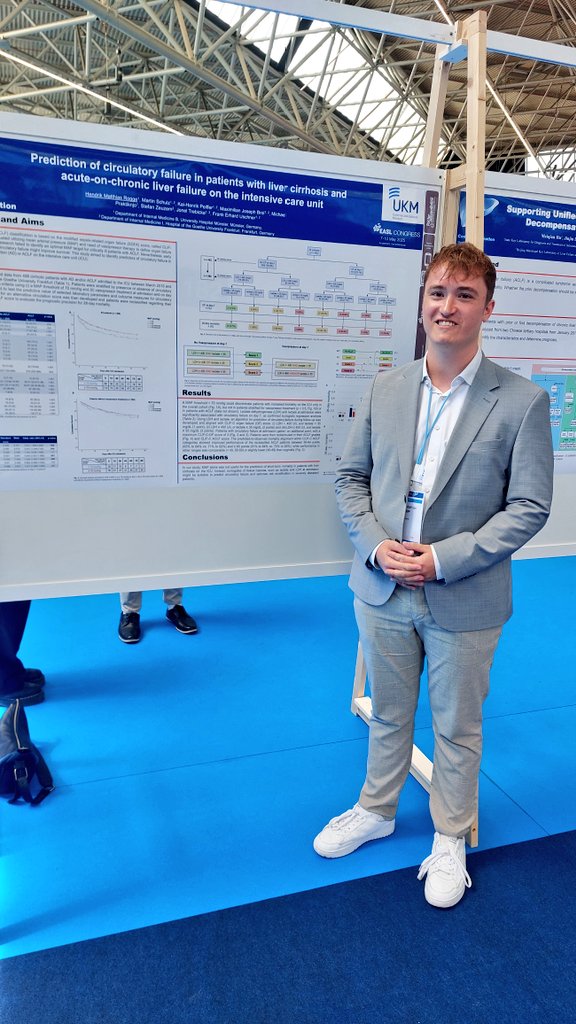 MEDB_LAB's tweet image. Hendrik Rogge presents his poster on circulatory failure prediction in #ACLF patients. #EASLCongress #EASL2025