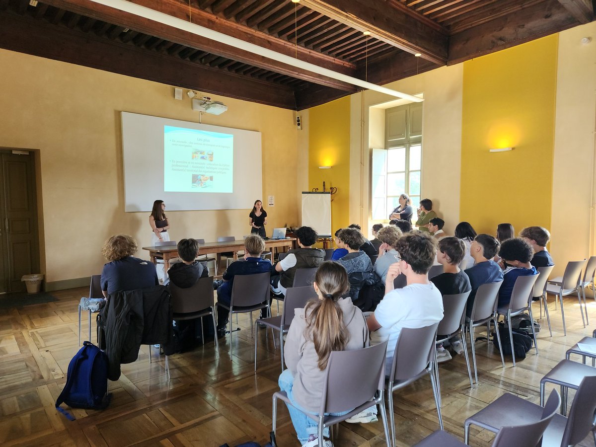Collège Gambetta (@collegegambetta) on Twitter photo Présentation formation AGORa 🗃lycée Marot 📚 élèves de 3ème <a href="/CollegeGambetta/">Collège Gambetta</a> <a href="/DSDEN46/">DSDEN46</a> <a href="/sophie_sarraute/">Sarraute Sophie</a> Présentation formation AGORa 🗃lycée Marot 📚 élèves de 3ème <a href="/CollegeGambetta/">Collège Gambetta</a> <a href="/DSDEN46/">DSDEN46</a> <a href="/sophie_sarraute/">Sarraute Sophie</a>