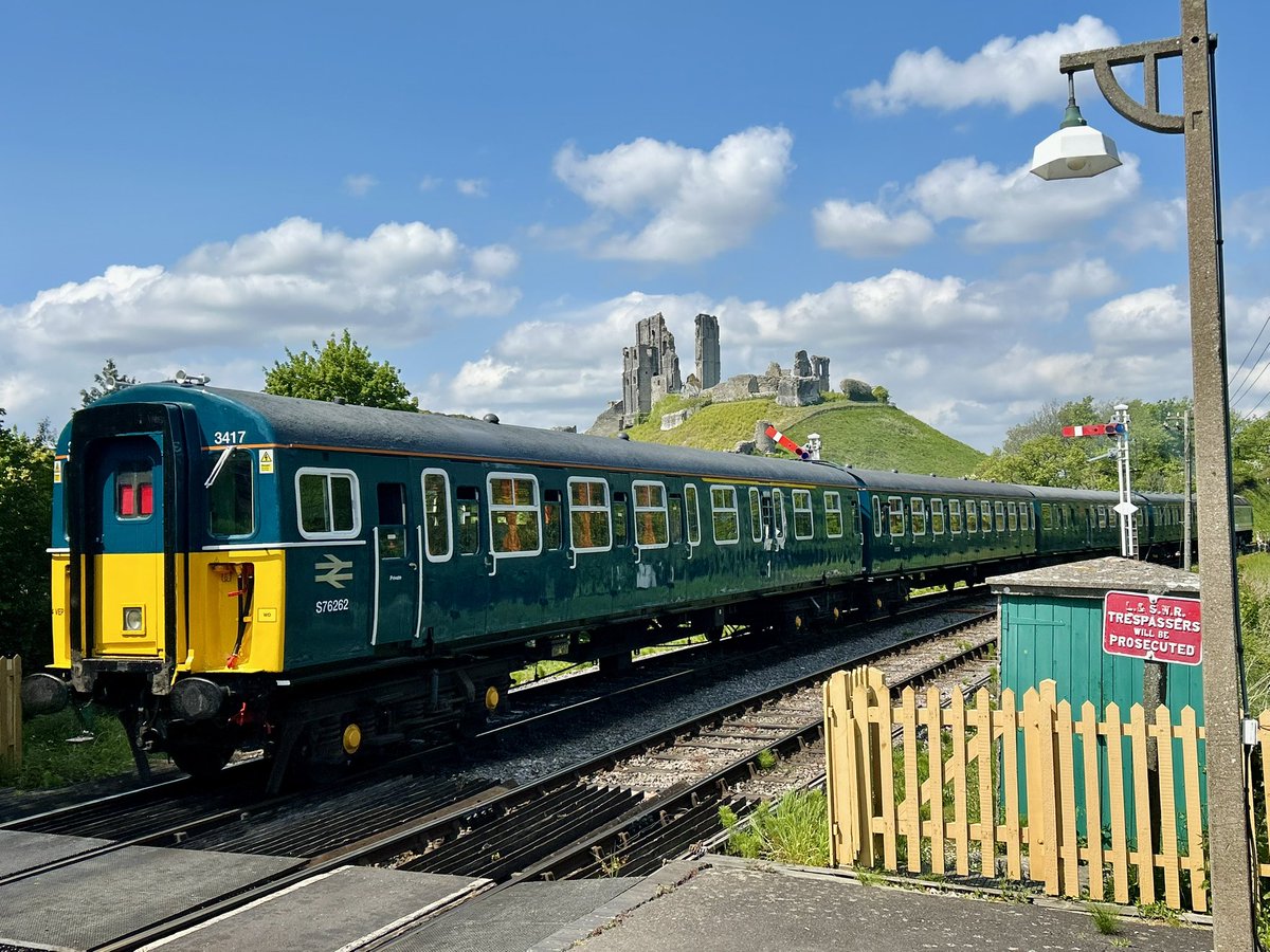 lukehouse313's tweet image. 4-VEP 3417 Gordon Pettitt At Corfe Castle Yesterday