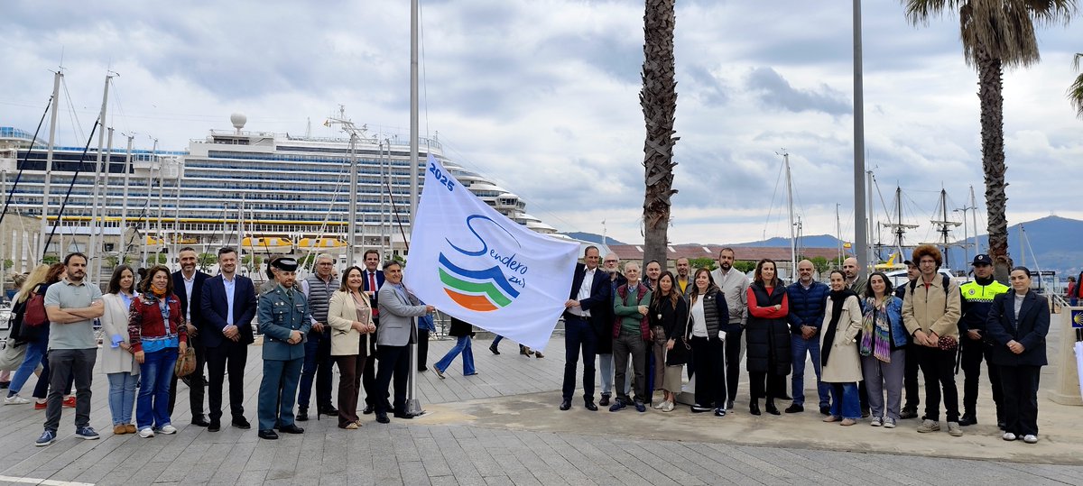 Parabéns á <a href="/PuertoDeVigo/">Puerto de Vigo</a>  polo recoñecemento ao seu Sendero Azul "Camiñando polo Porto"🌊. Satisfeitos de ver materializada esta iniciativa sustentable e educativa na que o <a href="/campusdomar/">Campus do Mar</a> colaborou a través da estratexia #BlueGrowth. 
#SenderosAzules #OceanLiteracy #EconomiaAzul