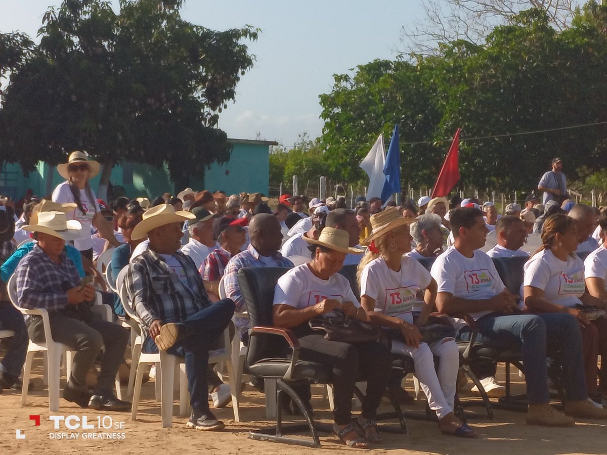 DeivyPrezMartn1's tweet photo. Reafirma la ANAP desde el municipio #LaSierpe de #SanctiSpíritusEnMarcha que el campo espirituano late con fuerza revolucionaria.
Fortalecidos, unidos y productivos!
@DiazCanelB https://t.co/I8TrdkSAKX
