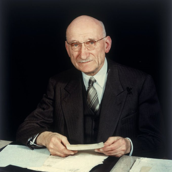 NLinItaly's tweet photo. On this day 75 years ago, French foreign minister Robert Schuman presented the Schuman Declaration proposing a European Coal &amp; Steel Community. Among the founding members: Italy 🇮🇹 and the Netherlands 🇳🇱. It marked the first step toward what is now the European Union🇪🇺#EuropeDay https://t.co/g9b74JOPQj