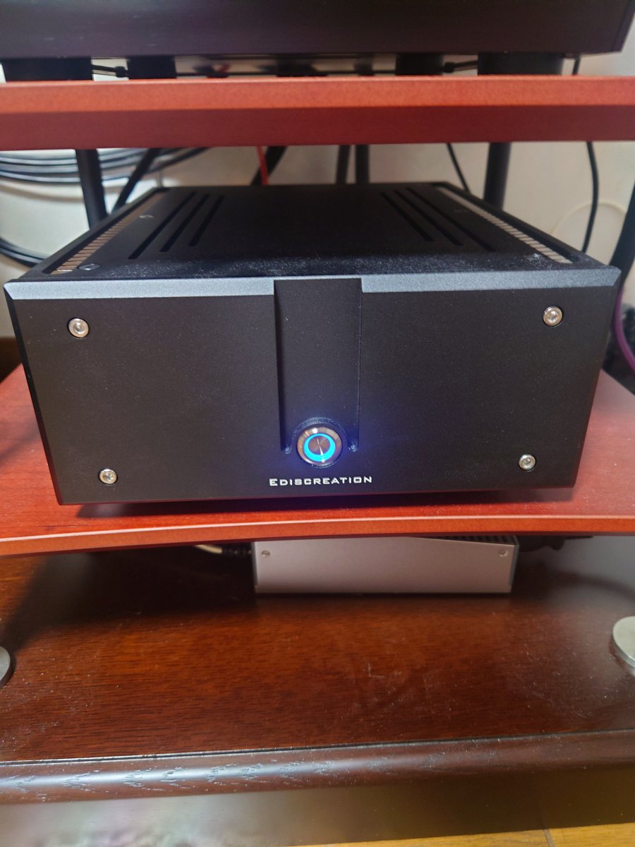 ongaku_audio's tweet photo. エディスクリエーションLPSにSilver RunningのDCケーブルを接続しての音出しの感想は純正のDCケーブルと比較して、音楽性豊かな実に心地良い音になりました。←個人的な感想です
今度はHyper  DC Power Booster ''Beast''も導入したいです

#SilverRunning https://t.co/JqkYwv8I2j