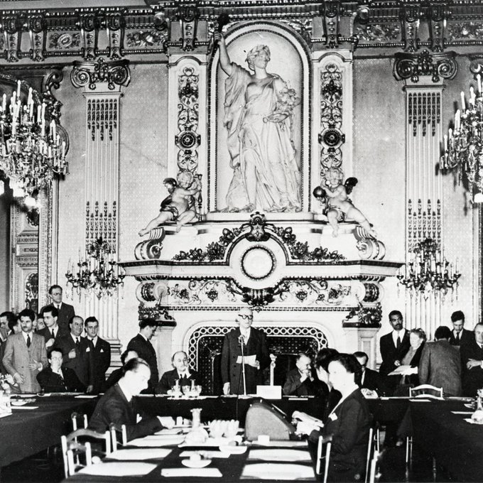 On this day 75 years ago, French foreign minister Robert Schuman presented the Schuman Declaration proposing a European Coal &amp; Steel Community. Among the founding members: Italy 🇮🇹 and the Netherlands 🇳🇱. It marked the first step toward what is now the European Union🇪🇺#EuropeDay