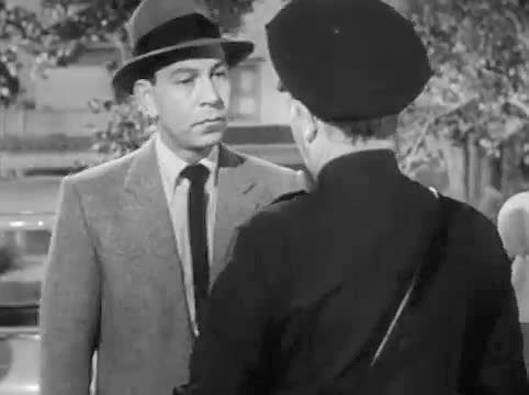 IcarFaem's tweet image. I'm guessing that this isn't about London.

05-11 THE BIG SMOKE

Thursday 10th November 1955, 9pm

#Dragnet