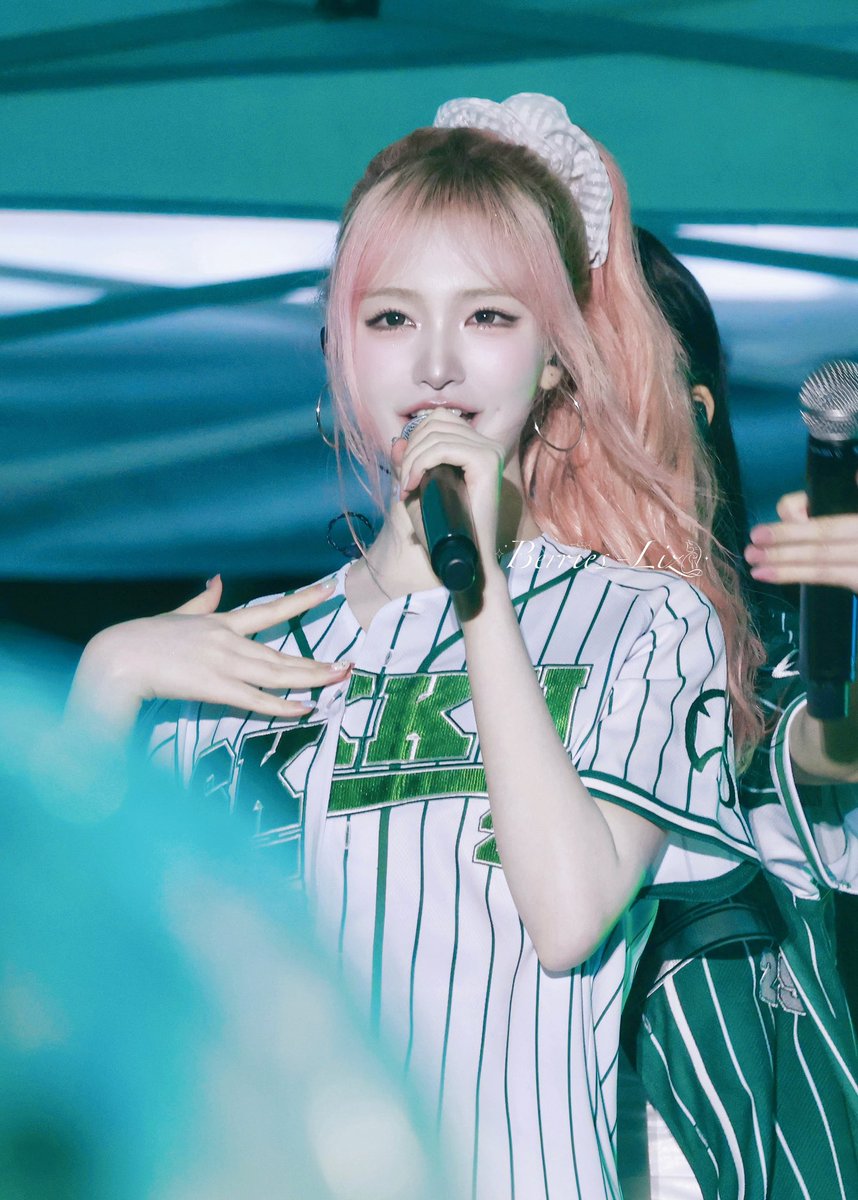 Berries_Liz1121's tweet photo. 🫐250509
💃 성균관대

 #리즈 #아이브 #LIZ #IVE #アイヴ #リズ https://t.co/1IpUAqAUEf