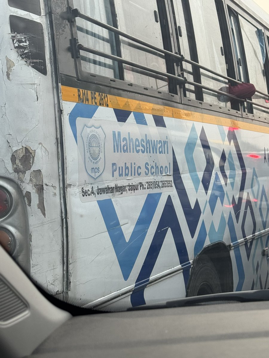 thejogsa's tweet photo. @jaipur_police - Please take a action according to video proof. Bus is doing too much pollution. Bus no is - RJ14PE2612
Video recorded at Mahal Road Jagatpura
Date - 9th may 2025

Bus from - Maheshwari Public School Sec 4 Jawahar Nagar Jaipur https://t.co/PjgJ0aw55D