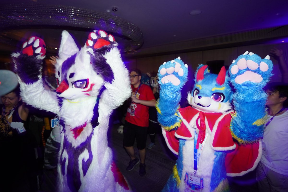 AOLIEKING's tweet photo. #FursuitFriday #Fursuit #furry 板哉！ https://t.co/2MXju60xp4