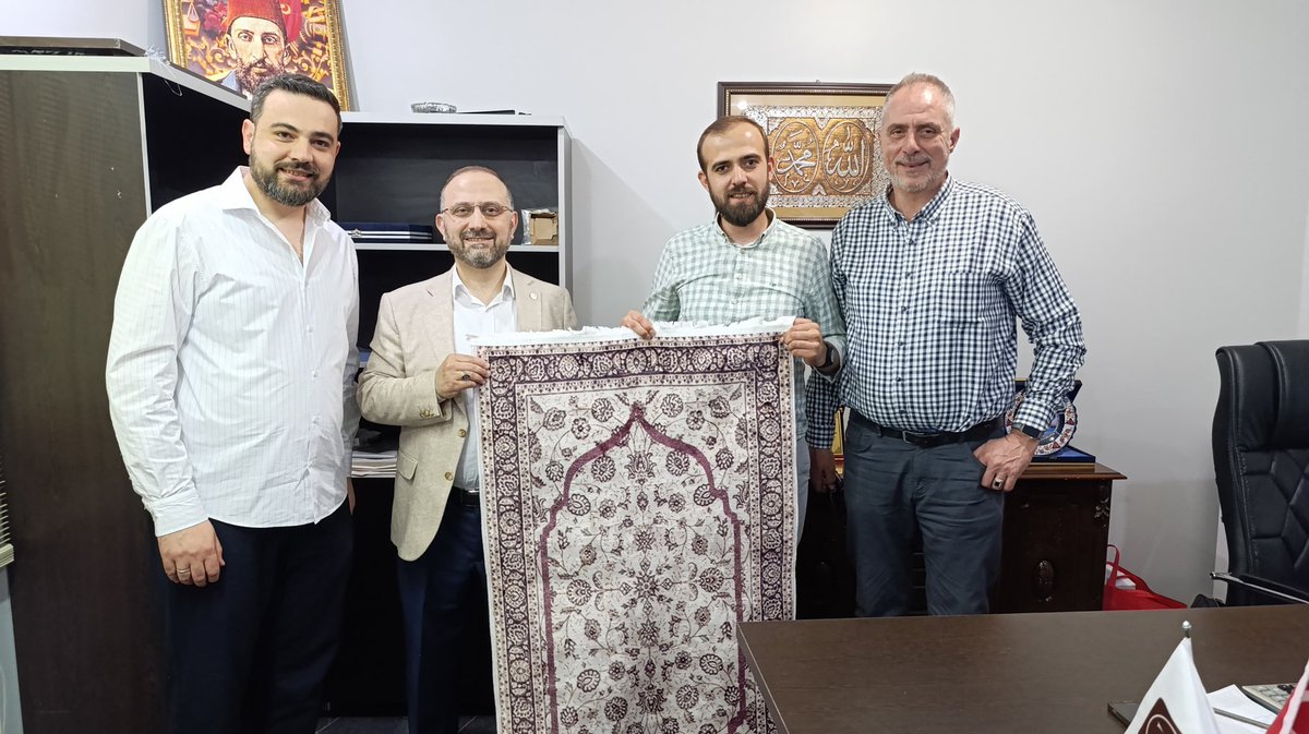 Umre ziyareti sonrası bizleri iş yerimizde ziyaret eden Saadet Partisi Osmangazi ilçe başkanı Ali Öncel bey ve Yönetim Kurulu Üyesi Erol Öztürk beye  teşekkür ediyorum.