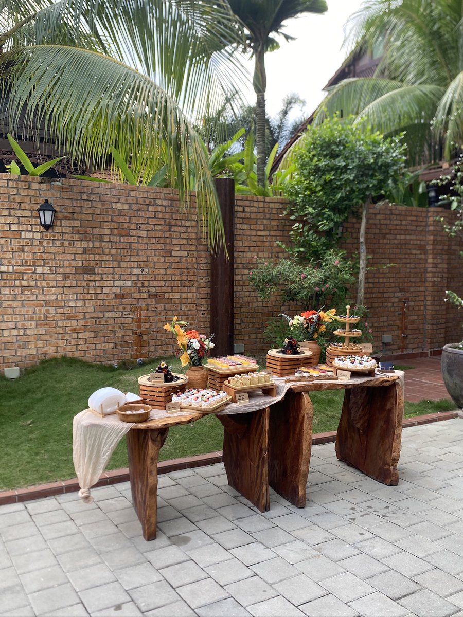 farahazrooein's tweet photo. Rasa macam dah lama tak update my work on this platform.
Ada tak anyone yang nak kawin bulan 6 onwards ni & still looking for dessert table? ๐ if yes, hereโs are what mine look like.
I still have a few slots left for June, so feel free to reach out to me!! โฅ๏ธ #desserttable https://t.co/LkCqkzb8PH