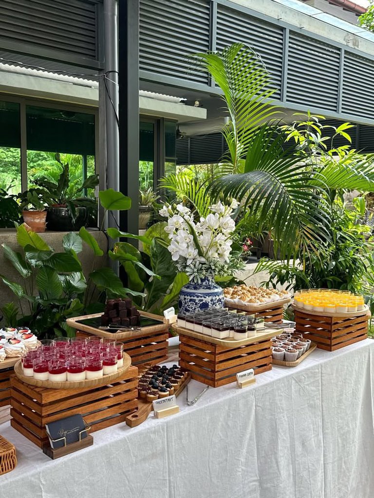 farahazrooein's tweet photo. Rasa macam dah lama tak update my work on this platform.
Ada tak anyone yang nak kawin bulan 6 onwards ni & still looking for dessert table? ๐ if yes, hereโs are what mine look like.
I still have a few slots left for June, so feel free to reach out to me!! โฅ๏ธ #desserttable https://t.co/LkCqkzb8PH