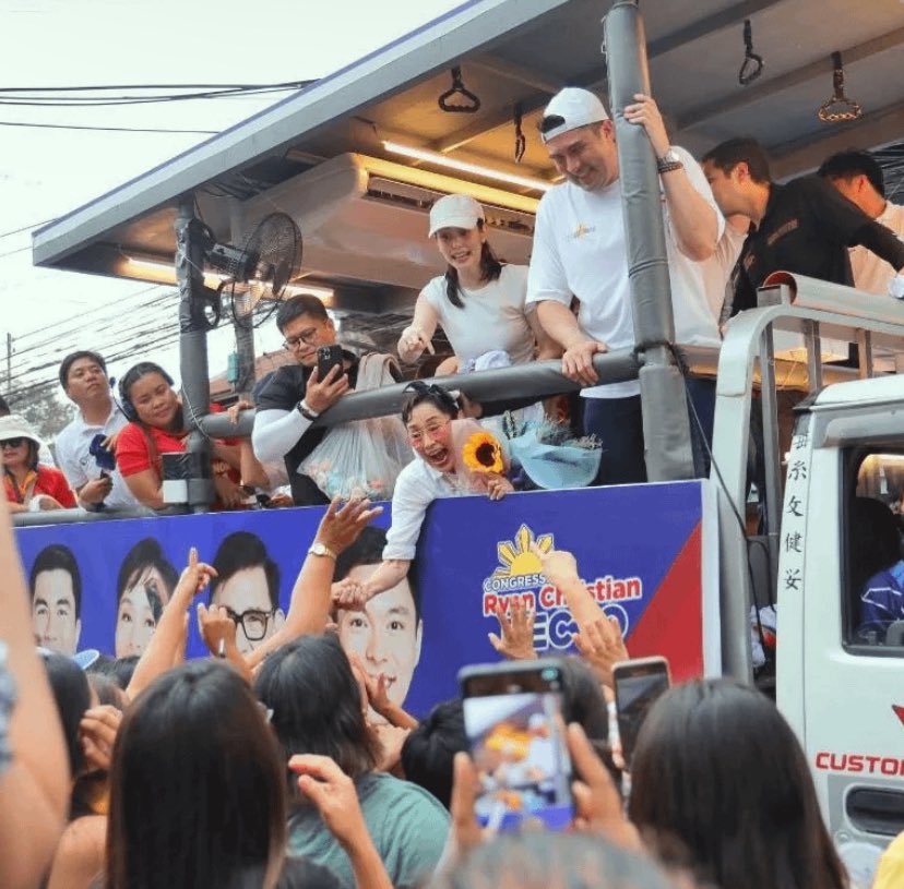 imgabbyversoza's tweet photo. not the aircon.😭😭 https://t.co/Fxt75J81m6