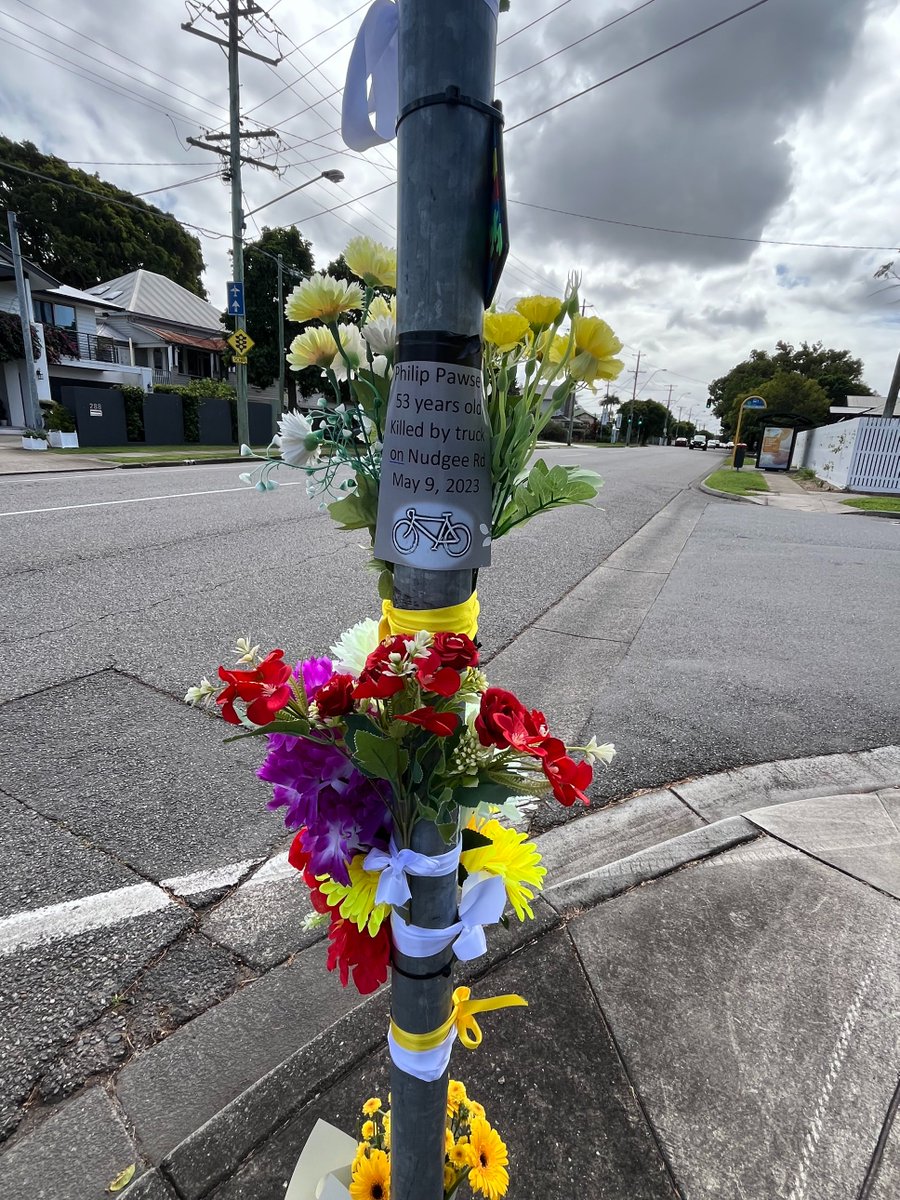 Airport BUG tweet media