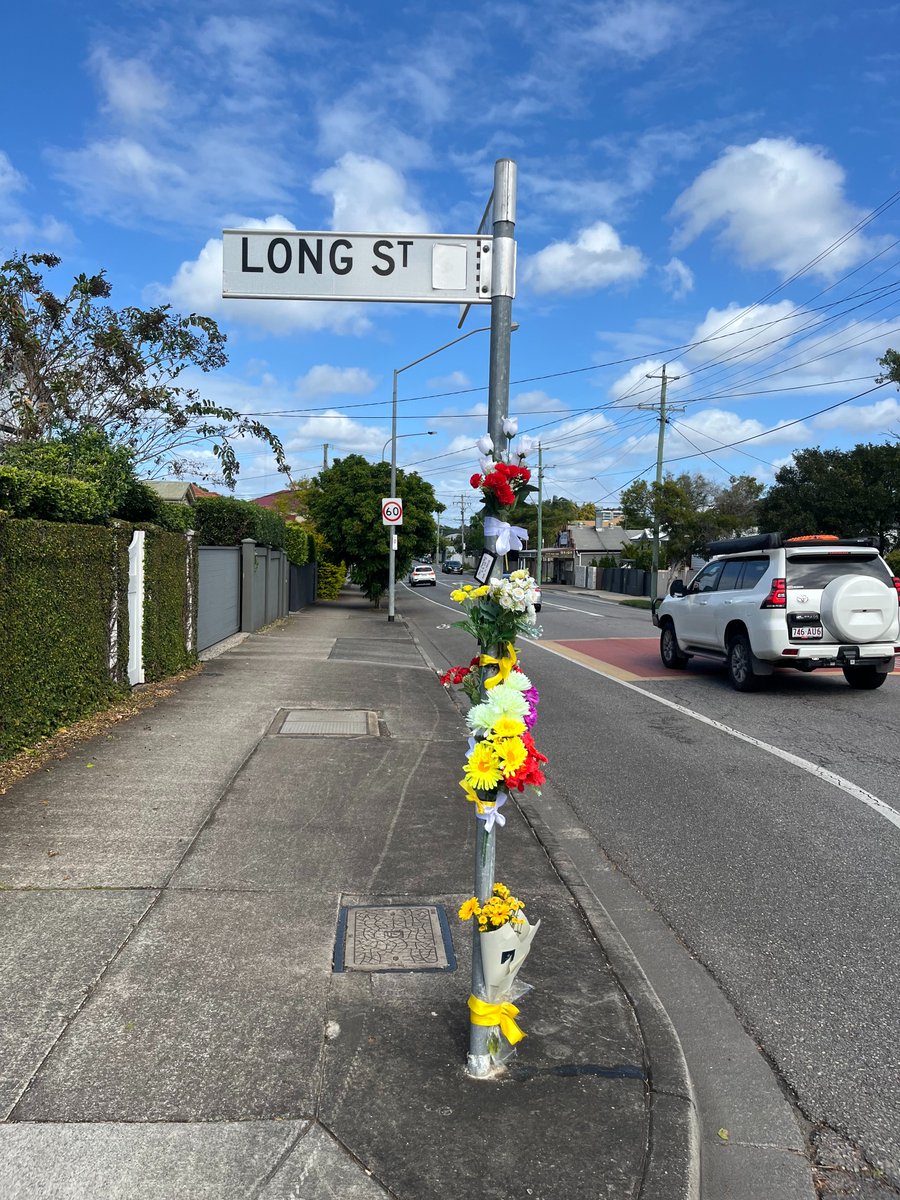 Airport BUG tweet media