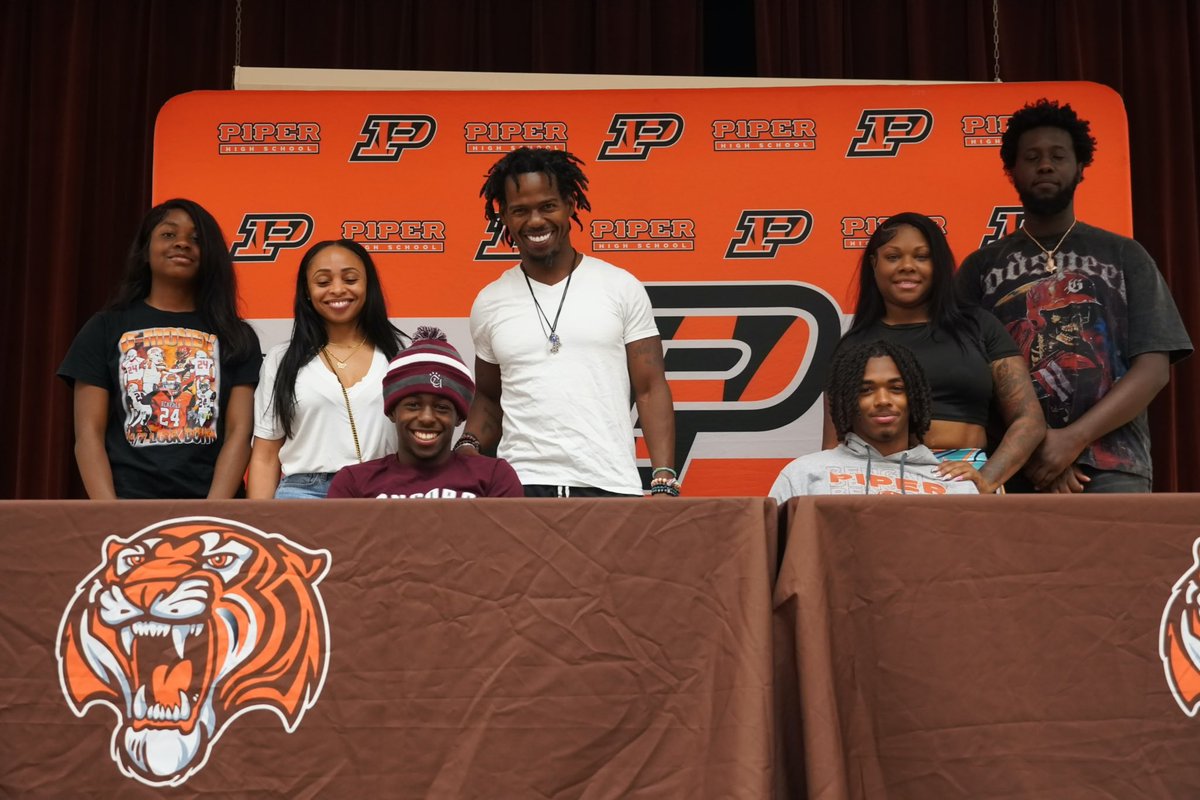 Quentin Short (@coachshort53) on Twitter photo Congrats to <a href="/DavarisLawson1/">Davaris Lawson</a> <a href="/Upnxt10/">Latron Hickson</a> for signing <a href="/ConcordFootball/">Concord University Football</a>!!!!!!! Proud of our Bengal student athletes!!!! <a href="/piperprincipal/">Principal Hautigan</a> <a href="/Piper_Athletics/">Piper High School Athletic Department</a> <a href="/Bengal_Sports_/">Bengal Broadcast Network</a> <a href="/burleyjj/">Coach Jerald Burley</a> <a href="/CrusaderCoach31/">George LePorte</a> Congrats to <a href="/DavarisLawson1/">Davaris Lawson</a> <a href="/Upnxt10/">Latron Hickson</a> for signing <a href="/ConcordFootball/">Concord University Football</a>!!!!!!! Proud of our Bengal student athletes!!!! <a href="/piperprincipal/">Principal Hautigan</a> <a href="/Piper_Athletics/">Piper High School Athletic Department</a> <a href="/Bengal_Sports_/">Bengal Broadcast Network</a> <a href="/burleyjj/">Coach Jerald Burley</a> <a href="/CrusaderCoach31/">George LePorte</a>