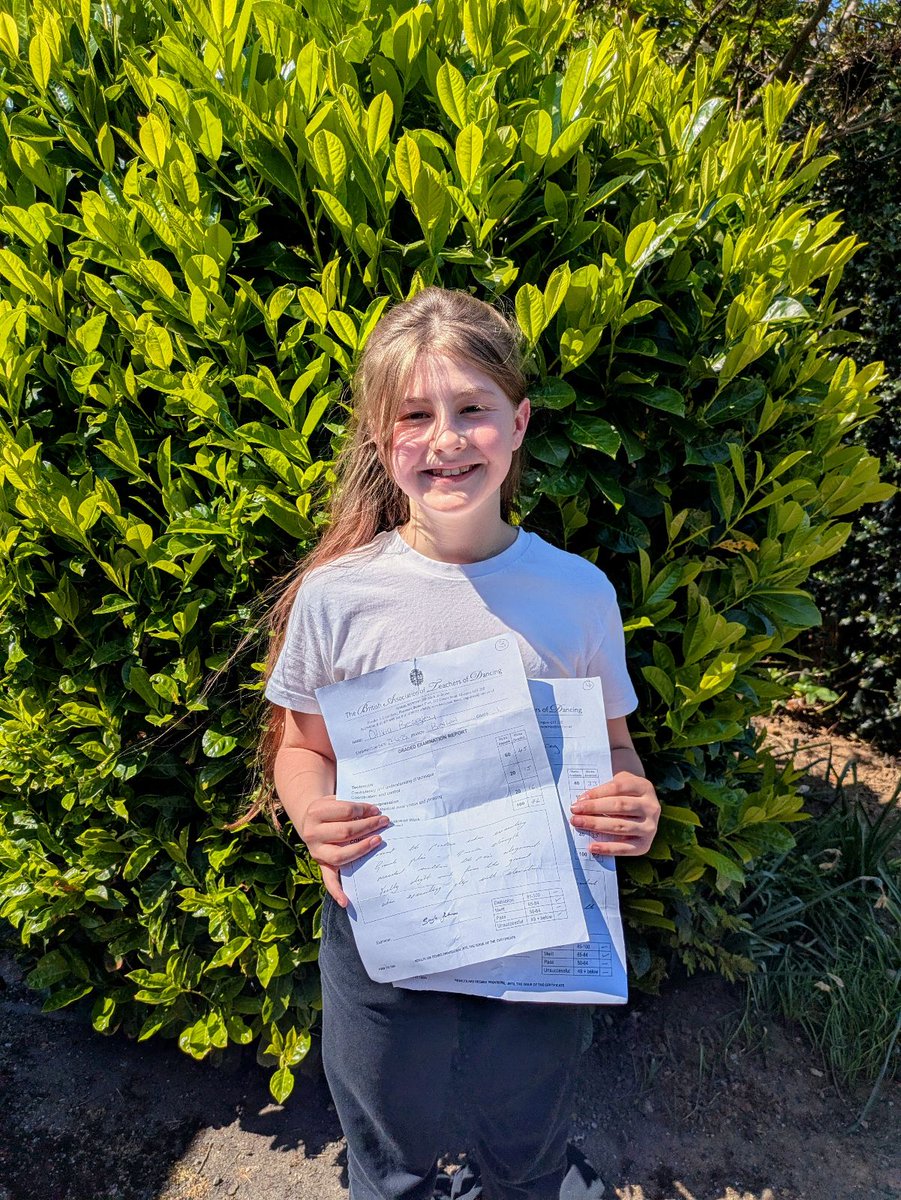 apjschool's tweet image. 🎉 Huge congratulations to LB on earning certificates in both ballet and acro! 🩰. Keep reaching for the stars! 🌟 #ProudMoment #DanceAchievement