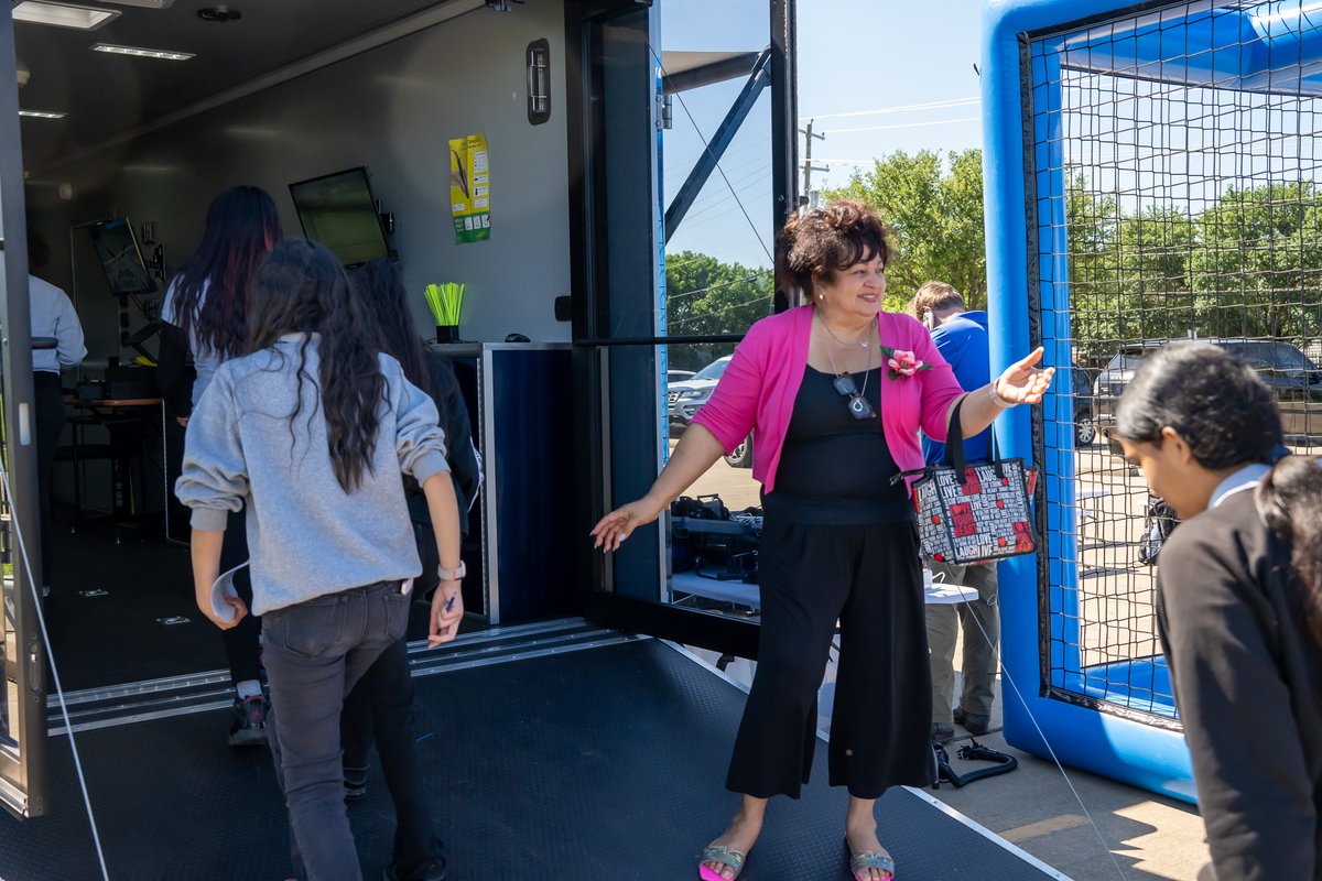 Career and Technical Education (@cteindallasisd) on Twitter photo The Career Exploration Mobile Lab made its final stop of the school year at <a href="/PGADallasISD/">Piedmont Global Academy</a>, giving students hands-on experience with CTE pathways like healthcare, IT & more. Big thanks to Wendy Jackson for the support! 🚐💡 #CTE #CareerReady #DallasISD #FutureSkills The Career Exploration Mobile Lab made its final stop of the school year at <a href="/PGADallasISD/">Piedmont Global Academy</a>, giving students hands-on experience with CTE pathways like healthcare, IT & more. Big thanks to Wendy Jackson for the support! 🚐💡 #CTE #CareerReady #DallasISD #FutureSkills