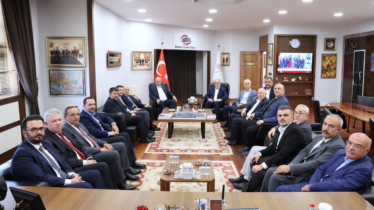 ATOkurumsal's tweet photo. Ankara Ticaret Odası Yönetim Kurulu Başkanı @GurselBaran, Diyanet İşleri Başkan Yardımcısı Doç. Dr. Burhan İşliyen’i konuk etti.  

ATO Meclis Başkanı Mustafa Deryal, Yönetim Kurulu Başkan Yardımcısı Temel Aktay, Yönetim Kurulu Üyeleri Adem Ali Yılmaz, Ahmet Akça, Ali İhsan Güçlü ve Ali Yıldız’ın yer aldığı görüşmede, ATO Yüksek İstişare Kurulu Üyesi Nuh Acar, Meclis Üyeleri Abdullah Gürgür, Abidin Memili, Cengiz Duygulu, Edip Balcı, Erdinç Baysal, Levent Uğurlu, Zeki Kara ve Komite Üyesi Zeki Erdoğan yer aldı.

@diyanetbasin @IsliyenDr @mustafaderyal @ademaliyilmaz @ahmetakca55 @AlihsanGl4 @AliYlldz
@NuhAcar74040683 @MemiliAbidin @CengizDuygulu1 @edipbalci @DrLeventUgurlu @ZekiERDOGAN06