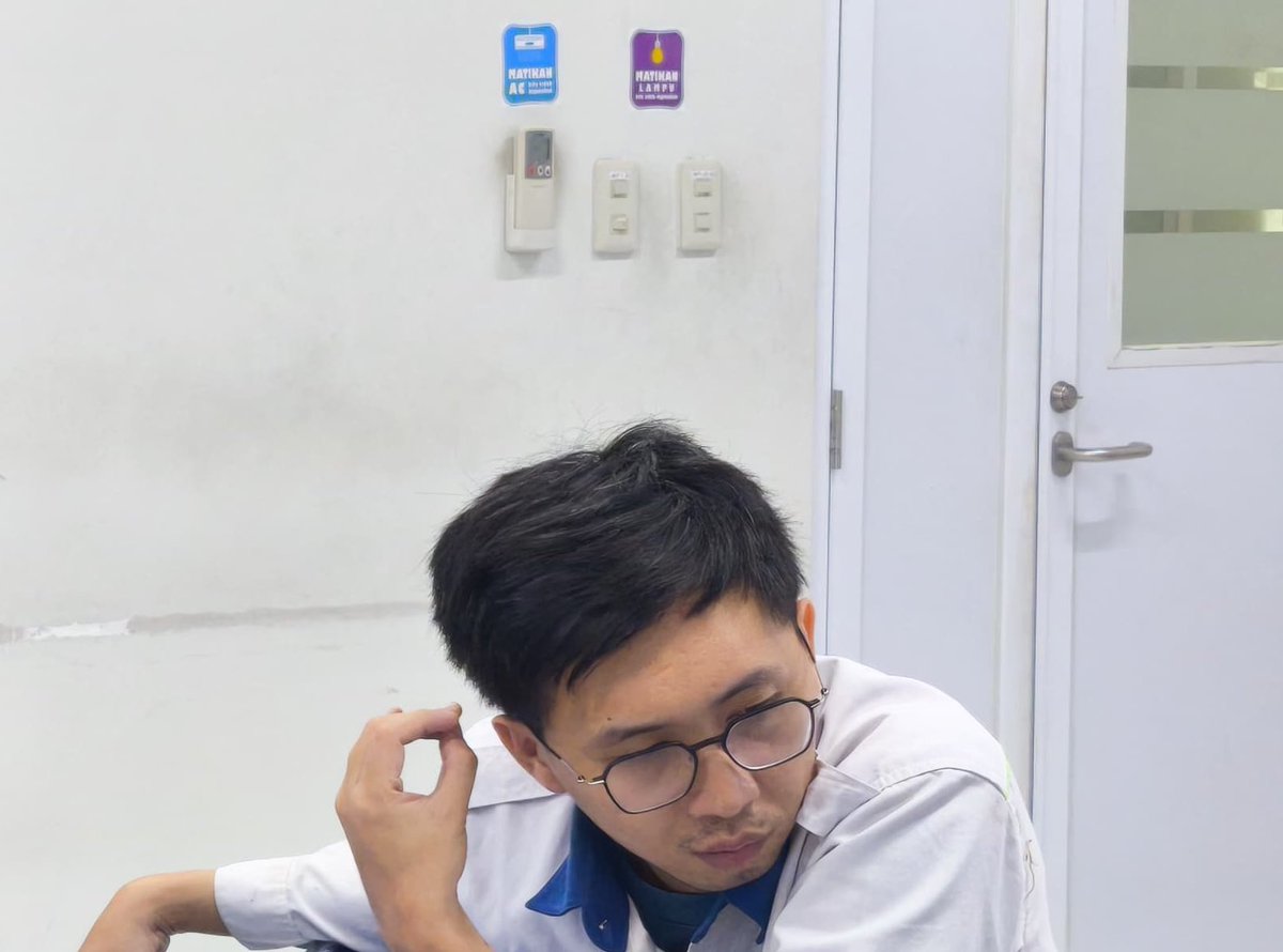 jadi budak korporat <a href="/tirta_cipeng/">TIRTA</a> 🤣