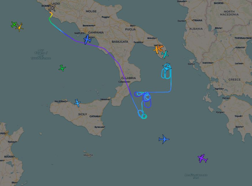 riskiomap's tweet photo. 🚨 #NATO Exercise #MedStrike underway in the Ionian Sea: 21 warships, 3 subs, 41 jets. 🇮🇹 ITS Cavour and 🇬🇧 UK carrier group leading joint ops focused on air defense & F-35B cross-decking. Sightings include 🇮🇹 FREMM & 🇺🇸 Arleigh Burke-class destroyer. #MilitaryExercise #F35 https://t.co/dMsVSwUuFf