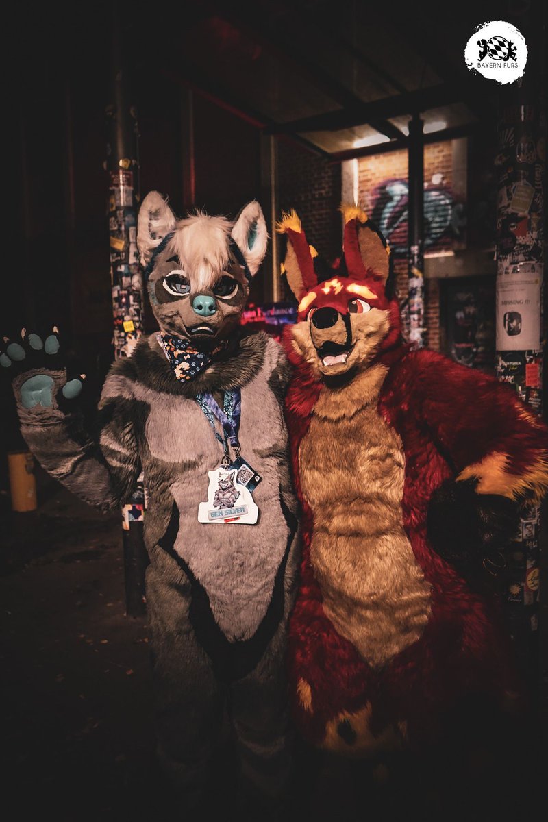 "Just two pawsome furs lighting up the night! 🐾✨"

#BFD15 #FursuitFriday

🐺 <a href="/GenSilver11/">Gen Silver 🔜 AWO🇦🇹EF🇩🇪</a>
🦊 <a href="/FervoryFire/">Fervory</a> 
📸 <a href="/TheGermanWolf/">Stoegi</a>

Nur noch 6 Wochen bis zum BFD16!
Noch kein Ticket?
Dann hier entlang, unter
reg.bayern-furs.de
