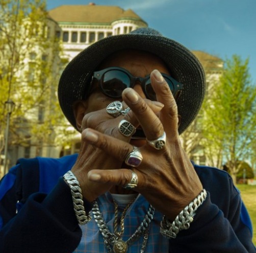 He's a "musician who belongs in a juke joint."

Enjoy 423 Spoonz, harmonica player &amp; ace blues player, on this episode of <a href="/WUTC_FM/">WUTC-FM</a>'s Live in the Library with Richard Winham - recorded live downtown at <a href="/chattlibrary/">Chattanooga Library</a>:  ow.ly/nm3L50VPKul

LITL Archive:  ow.ly/c5Pi50VPKuj