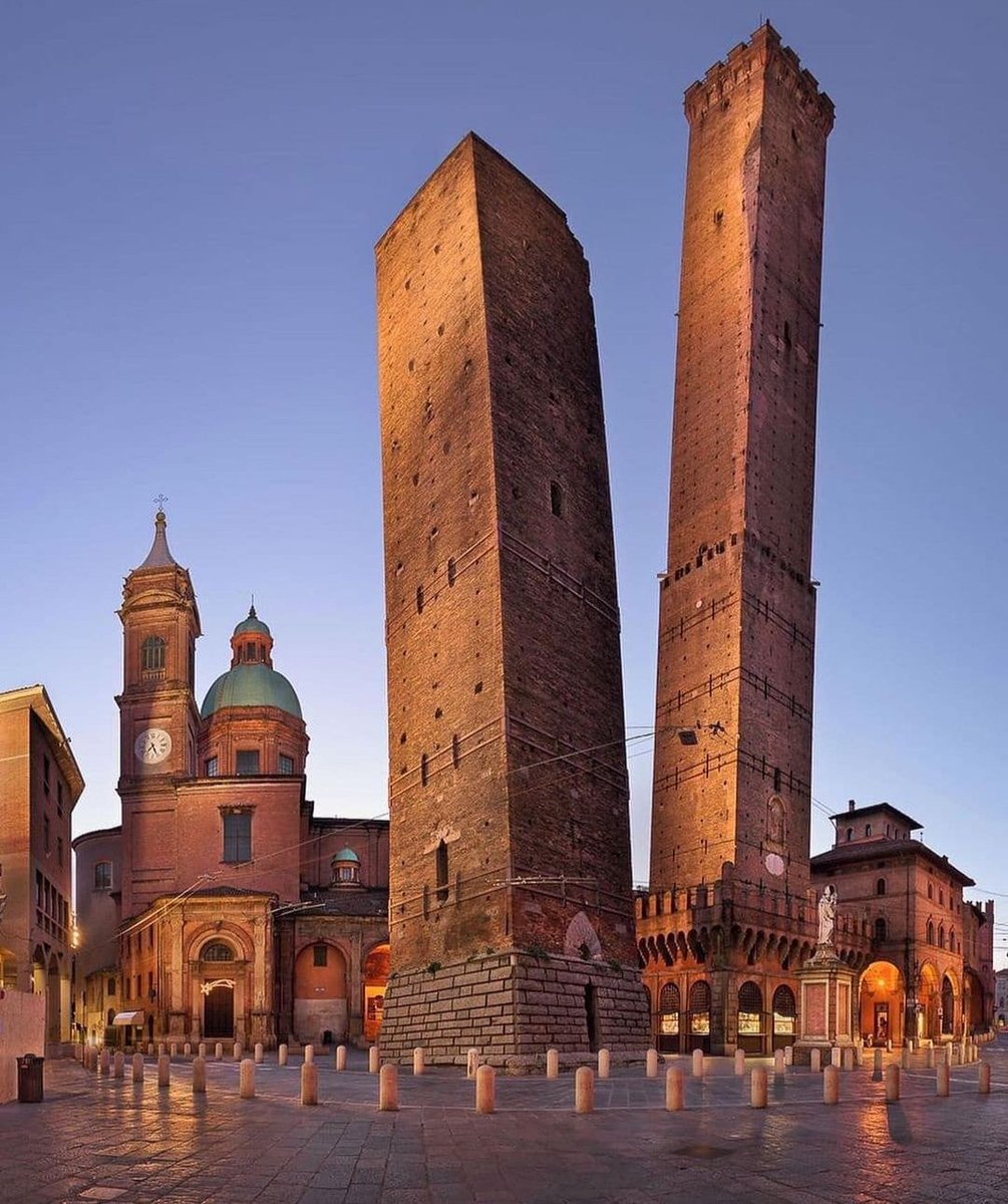 Medieval skyscrapers, Bologna, Italy