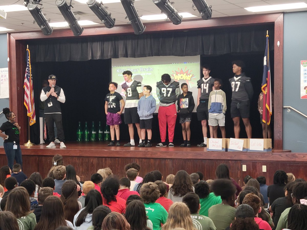 Nancy Friemel (@mrsnfriemel) on Twitter photo Thank you <a href="/LewisvilleHS/">Lewisville High School</a> football for coming out and joining <a href="/DeganElementary/">Degan Elementary</a> 's Eagle Shuffle today! #FootballSpringShowcase #FutureFightingFarmers #WeareDegan Thank you <a href="/LewisvilleHS/">Lewisville High School</a> football for coming out and joining <a href="/DeganElementary/">Degan Elementary</a> 's Eagle Shuffle today! #FootballSpringShowcase #FutureFightingFarmers #WeareDegan