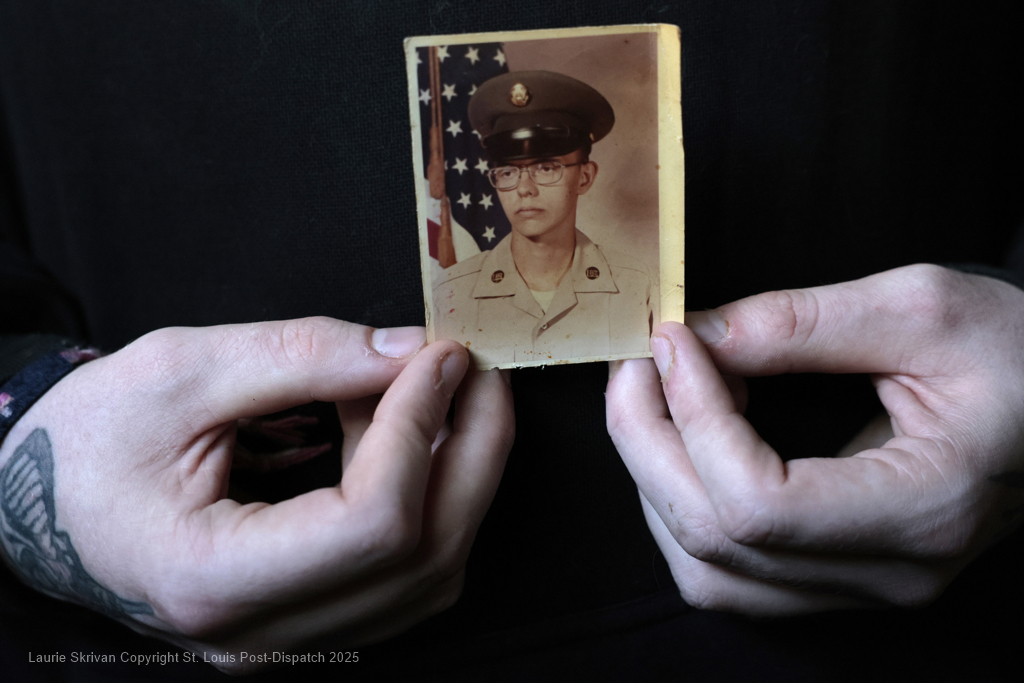 LaurieSkrivan's tweet photo. Missouri veteran was missing for years. Then cops found a trash can in a shed https://t.co/NTylOTIdwF via @stltoday  @KatieKull1 https://t.co/Vb3TFVNmzi