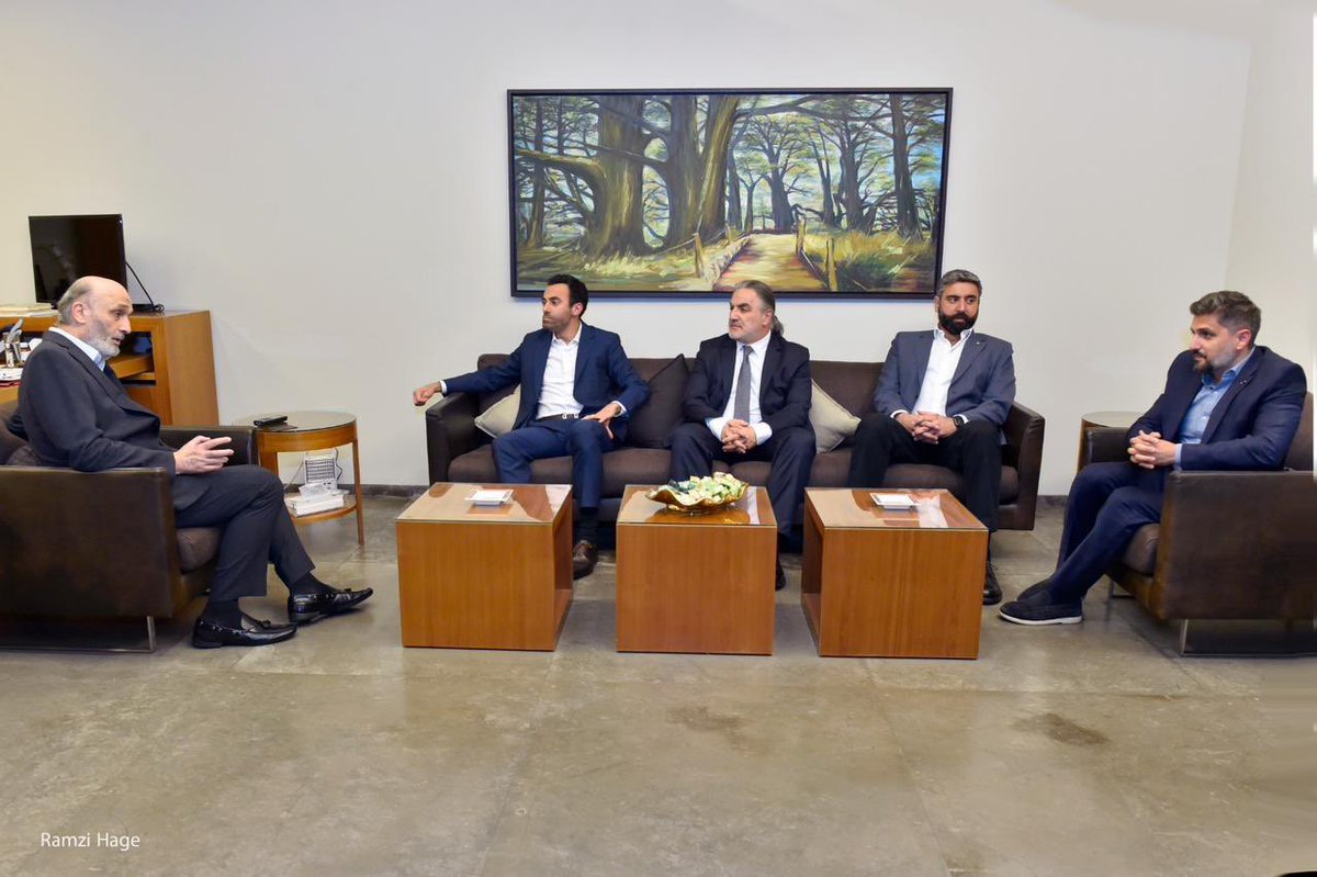 زار وفدٌ من الكتلة الوطنية رئيس حزب القوات اللبنانية د. سمير جعجع في مكتبه في معراب، حيث تمّ التداول بالعديد من القضايا السياسية بما فيها وضع جدول زمني  لبسط سيادة الدولة كاملةً على كل الأراضي اللبنانية، وضرورة بناء اقتصاد شفاف ومنتج، واجراء تدقيق جنائي شامل، واستكمال المسار