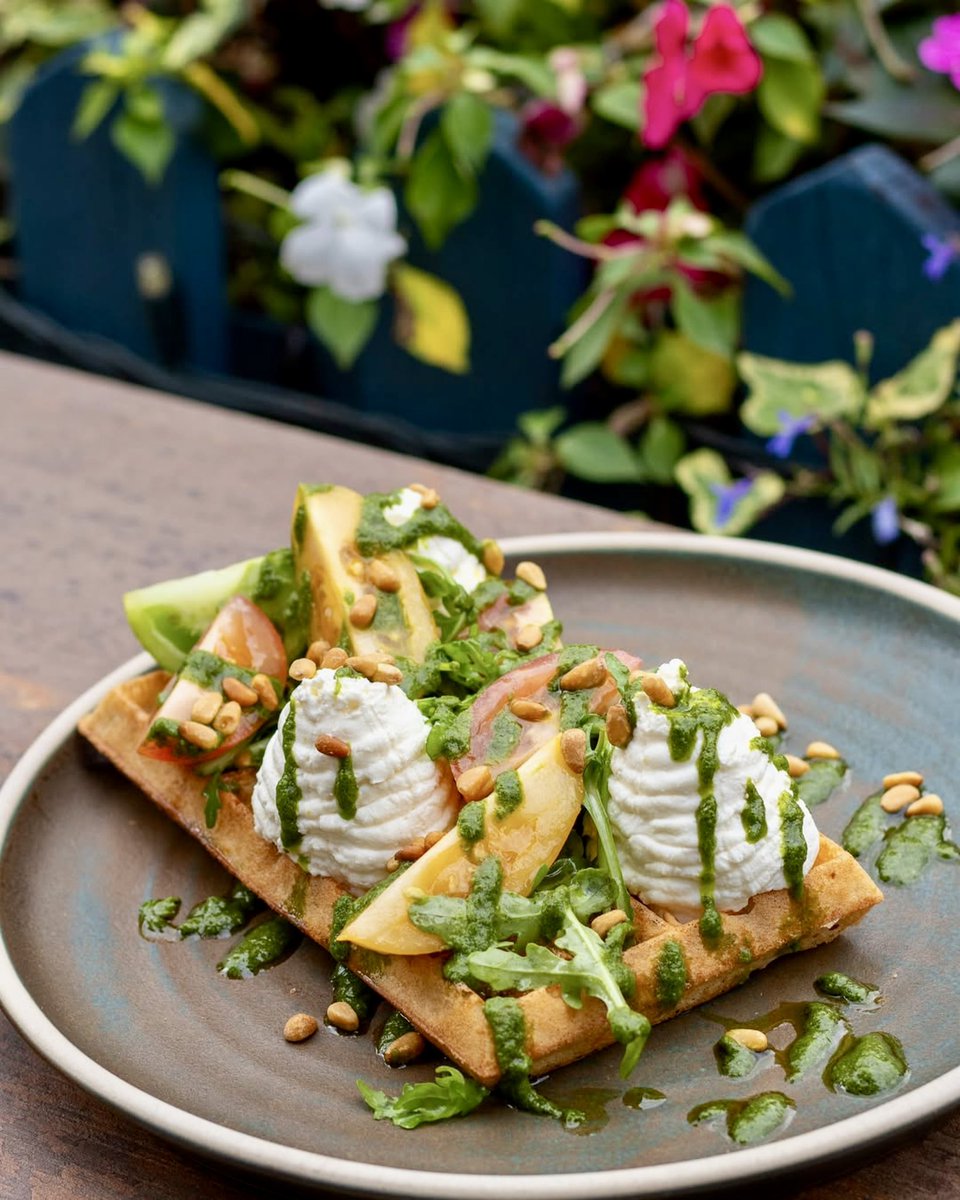 stratsestates's tweet photo. Plans this weekend? How about a cheeky trip to The Waffle House UK 😋🧇

Serving up freshly cooked sweet and savoury Belgian waffles since 1978 - it’s a family-run gem you’ll keep coming back to! 💛

📍St Albans &amp; Harpenden https://t.co/G2JDEshFT8