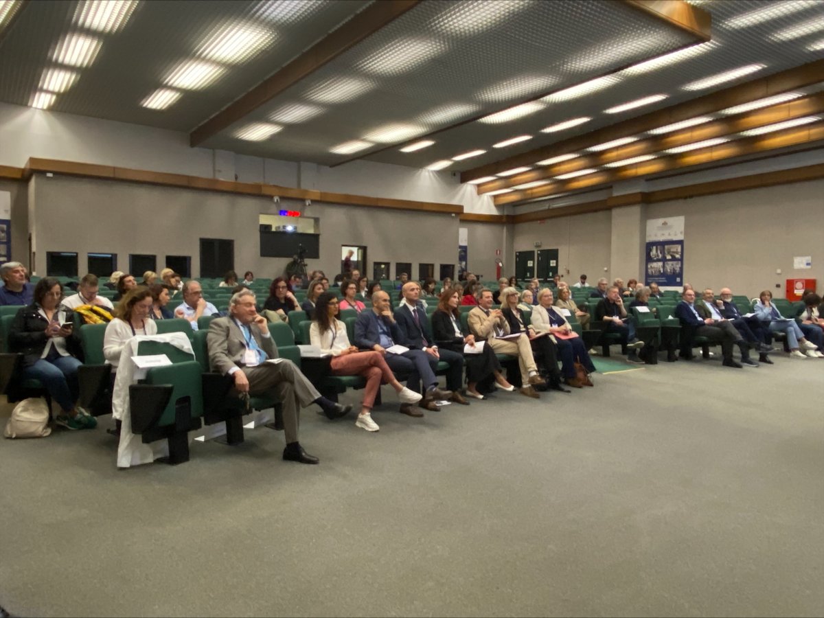 Ospedale San Martino Genova (@sanmartino_ge) on Twitter photo Al via oggi Fibromialgia Update 2025!
Professionisti sanitari da tutta Italia insieme per migliorare diagnosi e cure per chi convive con il dolore invisibile della #fibromialgia.
L’evento rientra tra gli obiettivi di un progetto di ricerca finanziato dal <a href="/MinisteroSalute/">Ministero della Salute</a>. Al via oggi Fibromialgia Update 2025!
Professionisti sanitari da tutta Italia insieme per migliorare diagnosi e cure per chi convive con il dolore invisibile della #fibromialgia.
L’evento rientra tra gli obiettivi di un progetto di ricerca finanziato dal <a href="/MinisteroSalute/">Ministero della Salute</a>.