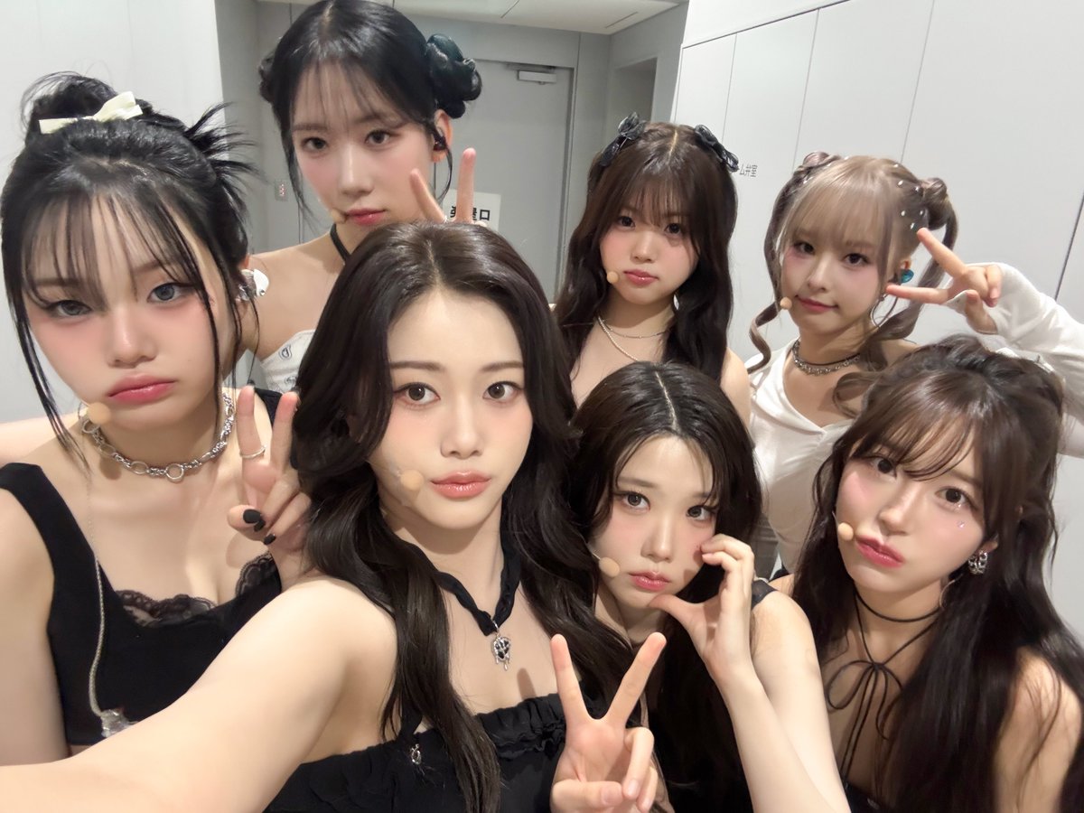 [📸]

CLASS:y JAPAN FANMEETING 2025 [𝗟𝗢𝗩𝗘 𝗫𝗫] in TOKYO

CLIKE:y 덕분에 행복했던 도쿄 팬미팅!
오사카에서 만나요 💞

#CLASSy #클라씨