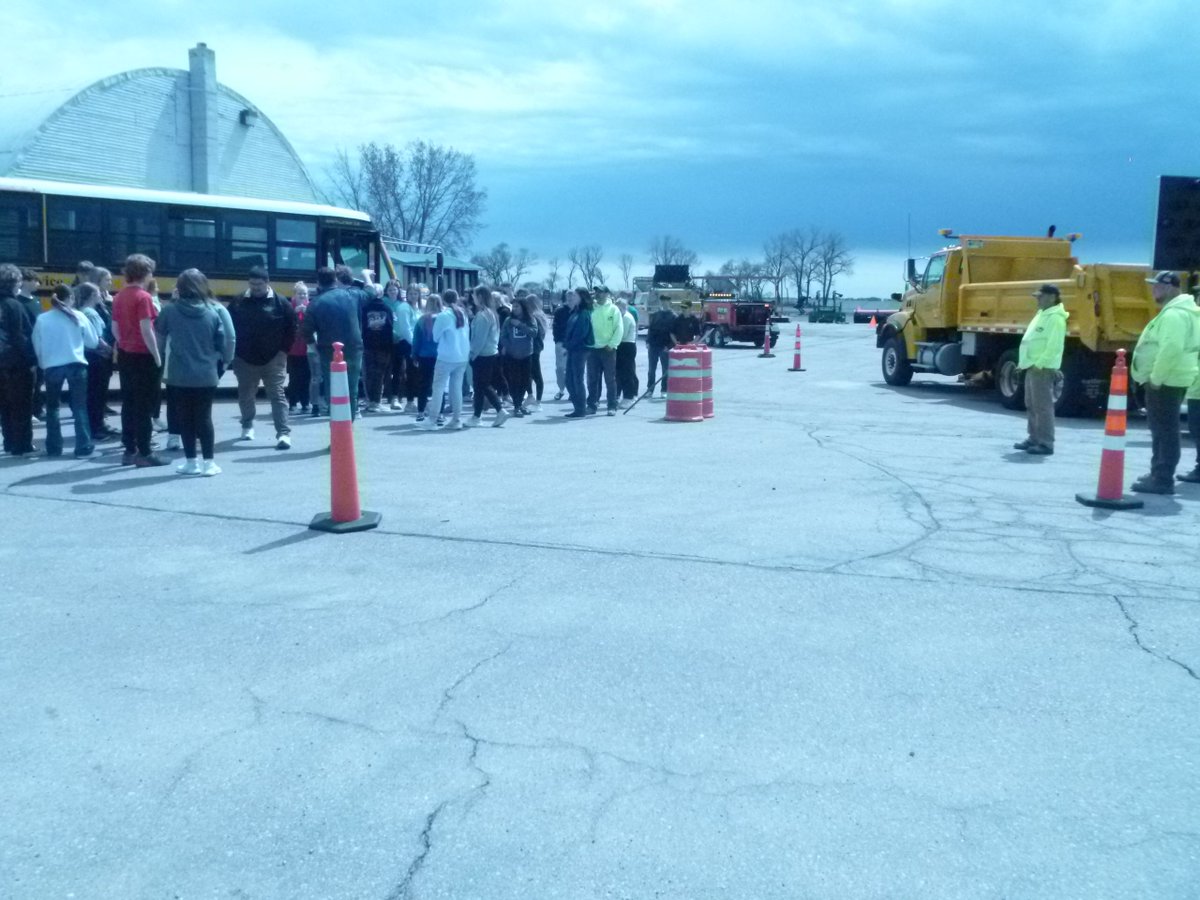 SouthDakotaDOT's tweet image. On Wednesday, April 23, 2025, the SDDOT Woonsocket Maintenance crew members (Mike Kogel, Cody Farmer, Jason Hoffman, and Jason Potrament) held a mini “Work Zone Fair” for the Woonsocket School. 

Pictured are the freshman, sophomore, and junior classes going through the Fair.