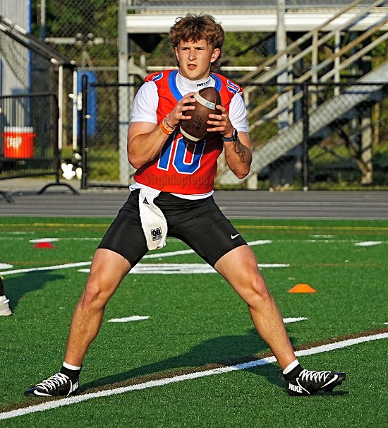 Will Vapreps Garlick (@willvapreps) on Twitter photo Kempsville quarterback Joshua Hawley (6-foot-1) had a great day throwing the football at the Virginia Beach Showcase <a href="/VaPrepsRivals/">Virginia Preps</a> Kempsville quarterback Joshua Hawley (6-foot-1) had a great day throwing the football at the Virginia Beach Showcase <a href="/VaPrepsRivals/">Virginia Preps</a>