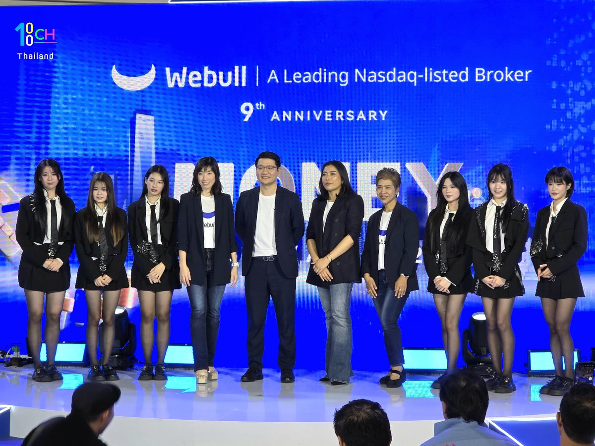 The100ChannelT1's tweet image. สาวๆ #BNK48 แสดงโชว์ ภายในงาน “9th Anniversary, Webull Money Festival 2025” 💖✨

#WebullMoneyFestival  #Webull  #MonetBnk48 #EarnBnk48 #janryBNK48  #MeanBnk48 #WawaBnk48 #FameBnk48