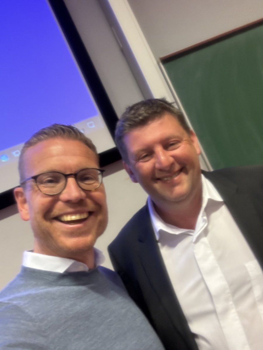 Dominique Vandijck (@vandijckd) on Twitter photo Dat het een boeiende voormiddag was… alvast voor de docenten toch, nietwaar <a href="/johncrombez/">John Crombez</a>? 😆
Les volgen en lesgeven 🤓🙏🏻
#gezondheidseconomie #geneeskunde #durfdenken #levenslangleren 🍀
<a href="/ugent_fge/">UGent Geneeskunde & Gezondheidswetenschappen</a> <a href="/ugent/">UGent</a> <a href="/uzgent/">UZ Gent</a> Dat het een boeiende voormiddag was… alvast voor de docenten toch, nietwaar <a href="/johncrombez/">John Crombez</a>? 😆
Les volgen en lesgeven 🤓🙏🏻
#gezondheidseconomie #geneeskunde #durfdenken #levenslangleren 🍀
<a href="/ugent_fge/">UGent Geneeskunde & Gezondheidswetenschappen</a> <a href="/ugent/">UGent</a> <a href="/uzgent/">UZ Gent</a>