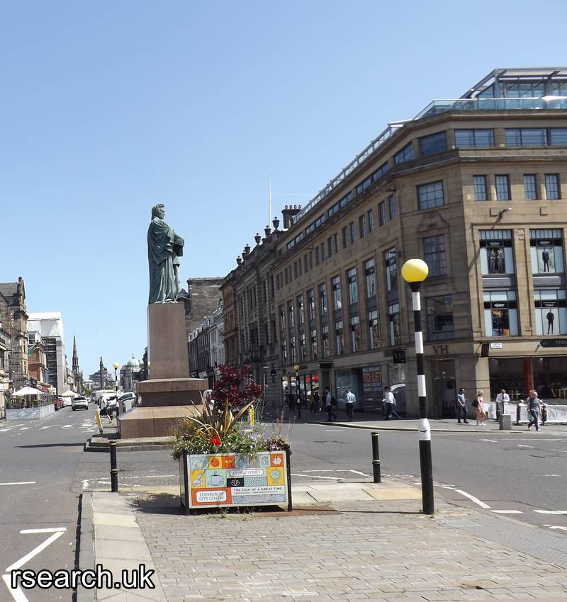 Chaophraya Thai Restaurant is one of 30 Restaurants in Edinburgh on George Street at the top of the building on the right, relevantsearchscotland.co.uk/edinburgh-rest… #Scotland