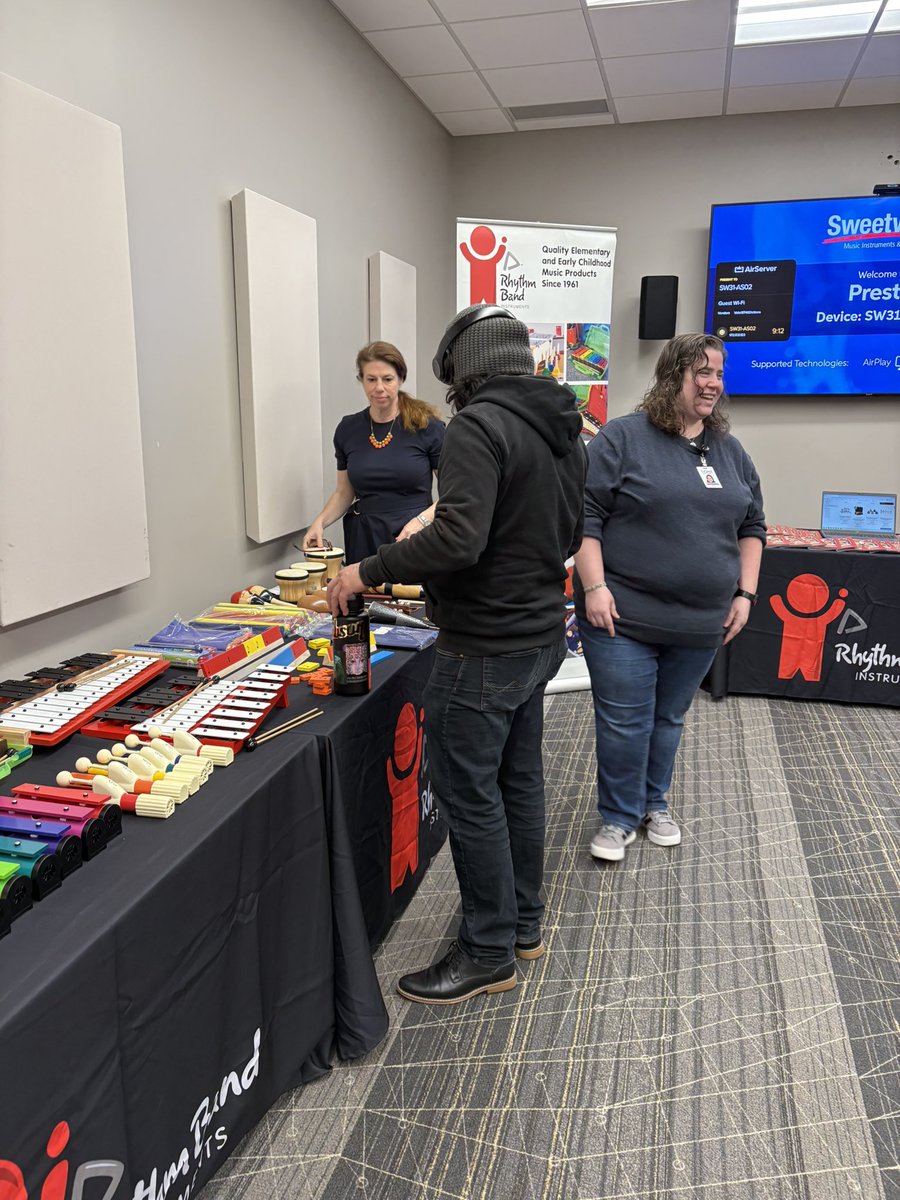 RBInstruments's tweet photo. A brief visit with our friends at @sweetwatersound were you can find our products!
#rhythmbandinstruments #sweetwatersound #musiceducation #musicteacher #classroom #banddirector https://t.co/xl5bNZJ0Lr
