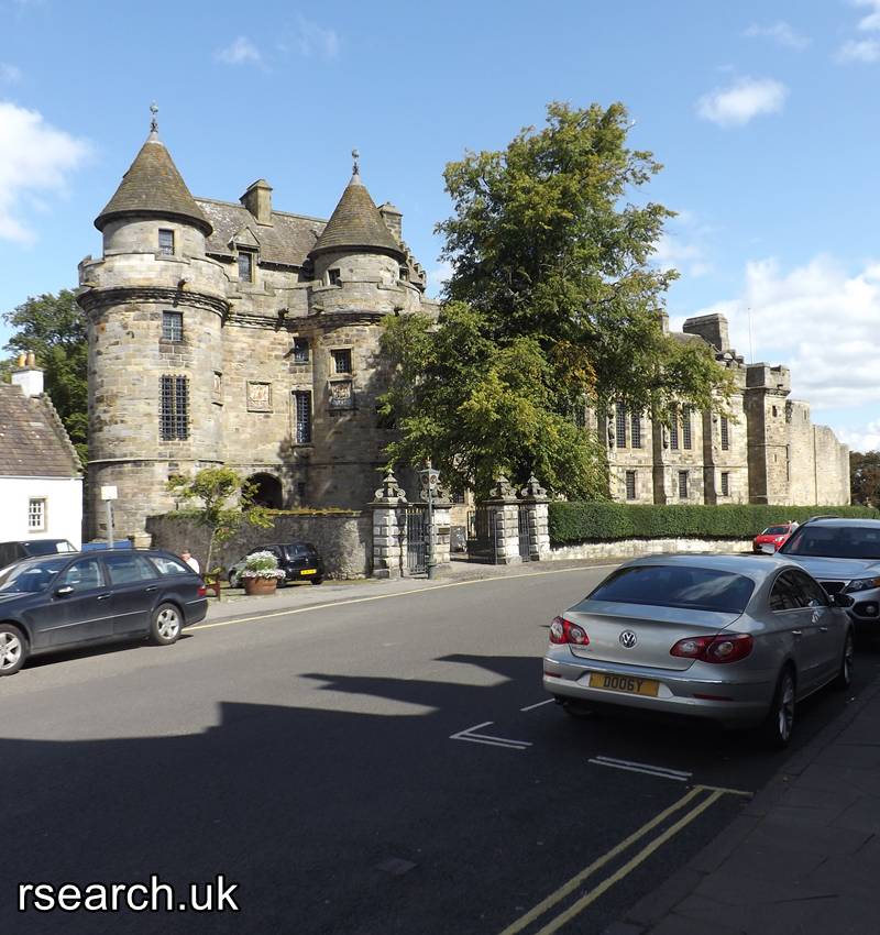 Falkland and Palace on the Edinburgh Area Click on Map with 31 large images in order such as the palace here relevantsearchscotland.co.uk/edinburgh-area… #Scotland
