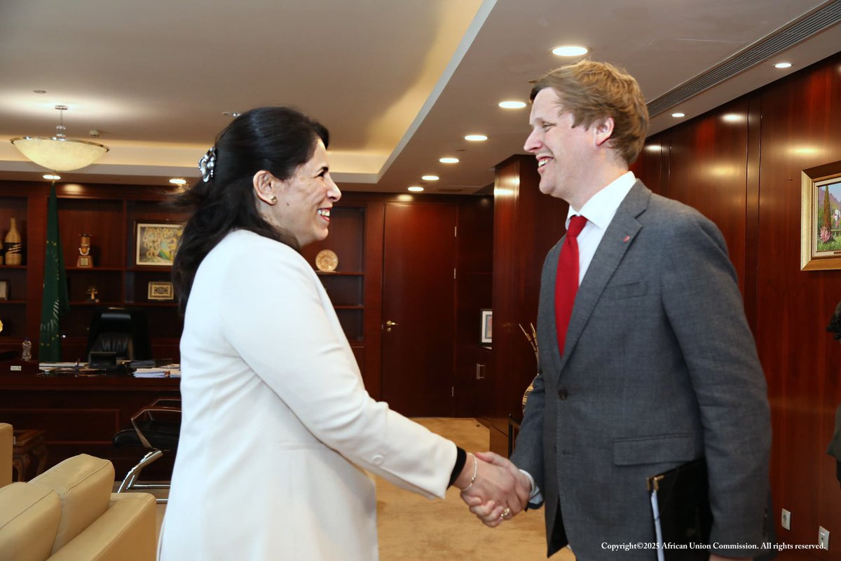 <a href="/DCP_Haddadi/">H.E Amb. Selma Malika Haddadi</a> and <a href="/AsmundAukrust/">Åsmund Aukrust</a> confirmed a new strategic partnership between Norway and the <a href="/_AfricanUnion/">African Union</a>. Norway will support priorities outlined in the AU Agenda 2063, including peace and security, sustainable development and capacity building.  📸AU
regjeringen.no//id3099941/